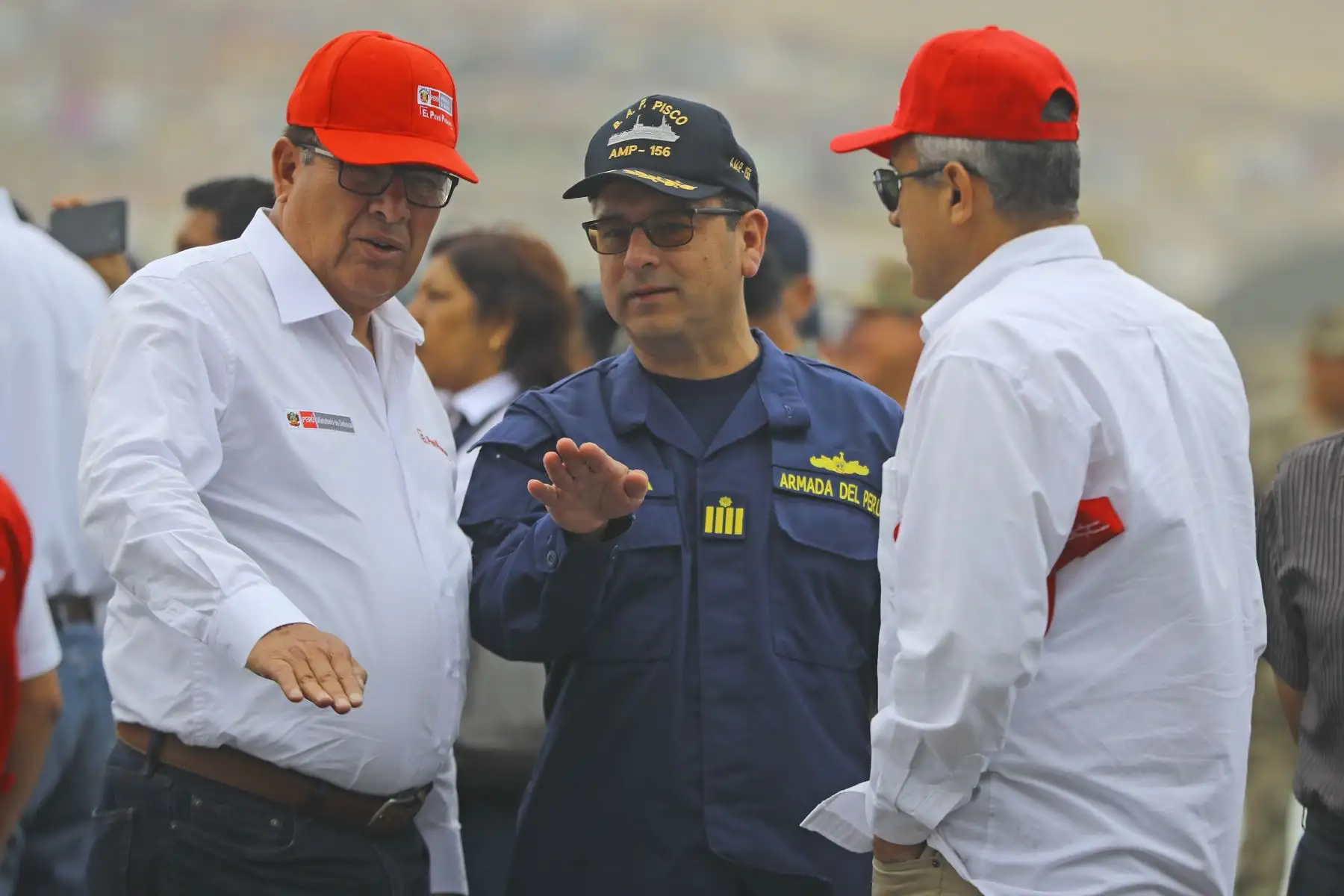 Presidente Vizcarra recibió al BAP Pisco, en el Puerto de Ilo (Moquegua), que llega con ayuda para las zonas afectadas por los desbordes del río. 
Foto: ANDINA/Prensa Presidencia
