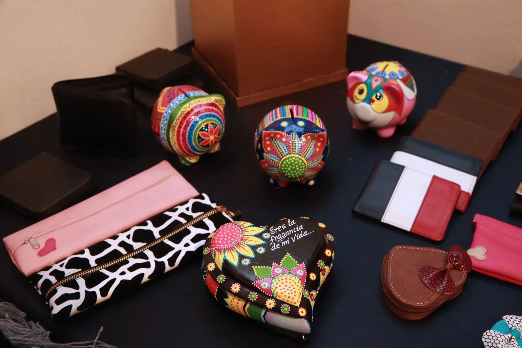 Expo Munay 2019, productos elaborados  por internos  en penales de todo el país, se exponen el club Unión. Foto: ANDINA/Norman Córdova