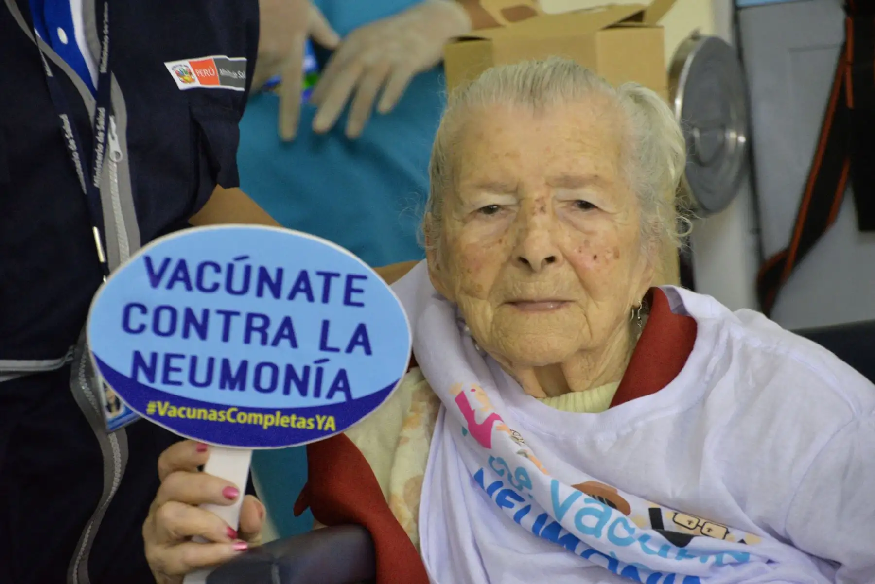Ministra de Salud y titular del MIMP participan en el lanzamiento de la campaña "A más vida, más salud". Recordó a la población que el paso de los años debilita el sistema inmunológico de las personas adultas mayores, por eso es importante se vacunen siempre. Foto: ANDINA/Difusión