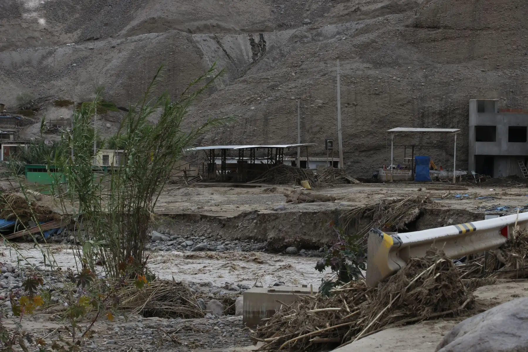 A casi una semana del huaico, Mirave en Tacna se convierte en pueblo fantasma.  Foto: ANDINA/Nathalie Sayago