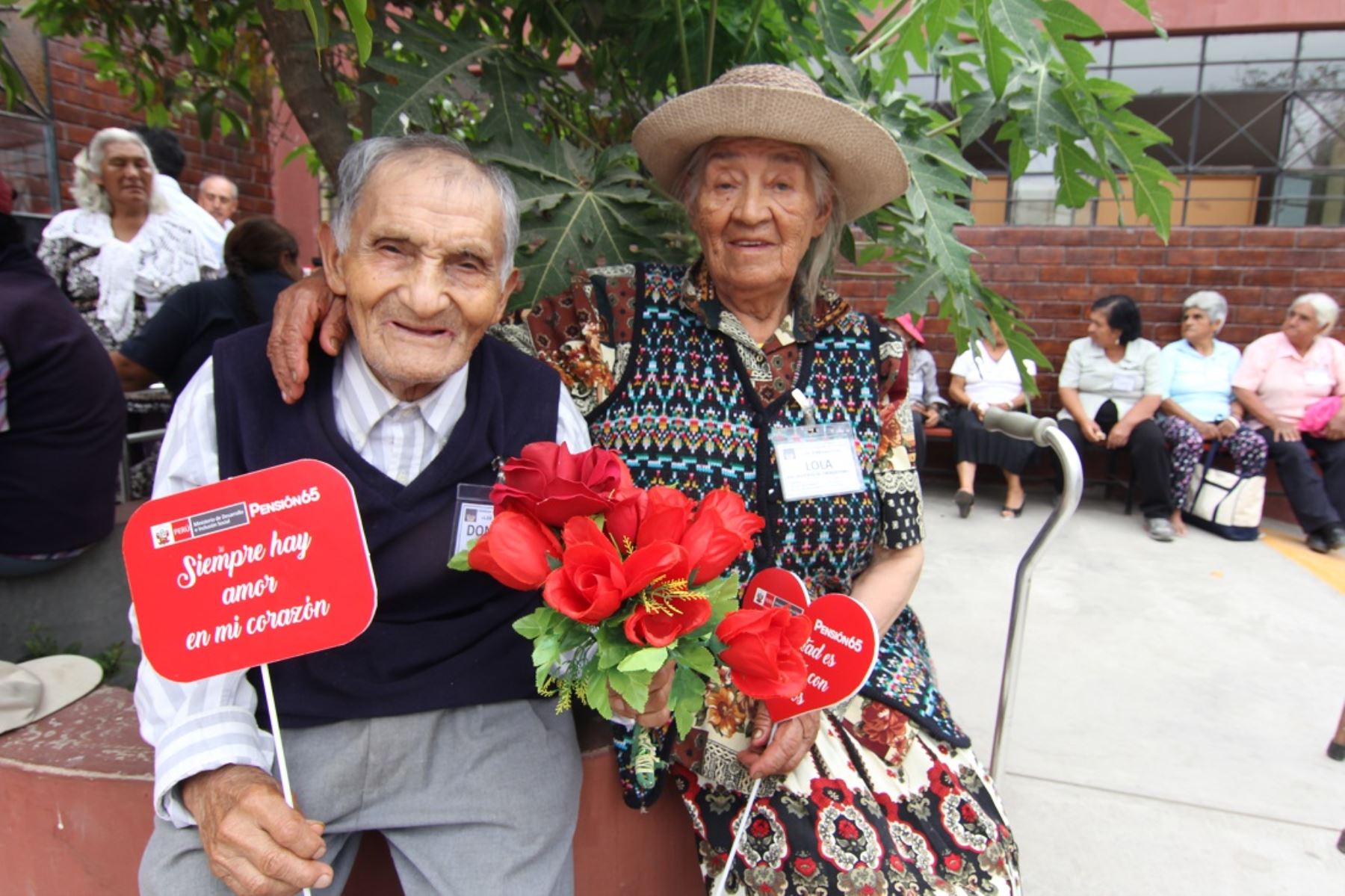 San Valentín: adultos mayores bailaron y contaron bellas historias de amor. Foto: ANDINA/Difusión.