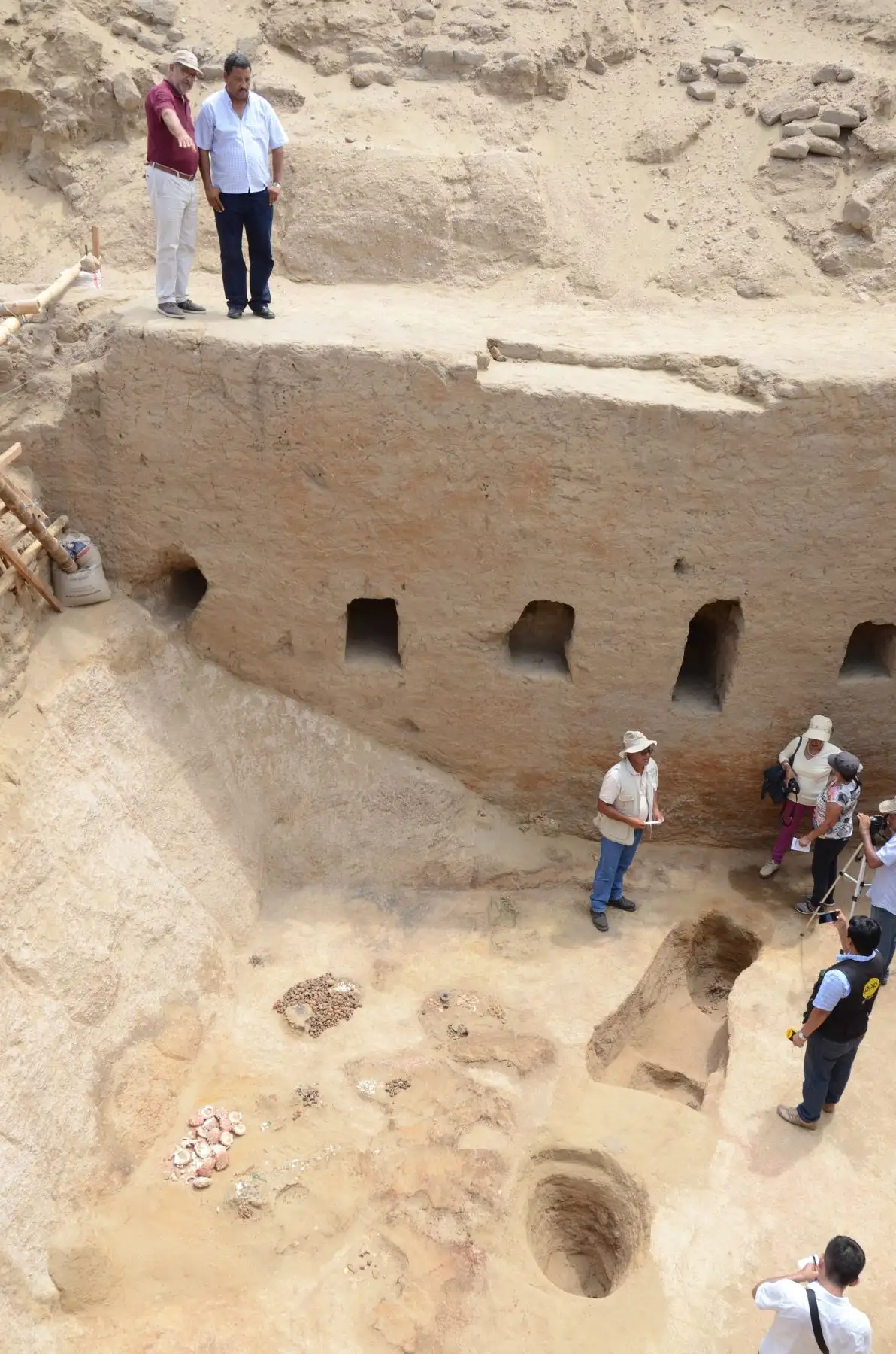 Monumental cámara funeraria de época  inca por sus características es única en la región. Difusión