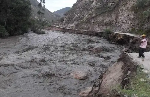 Un total de 91 distritos de la región Áncash tiene la condición de riesgo alto y otros 62 de riesgo muy alto, ante el pronóstico de lluvias de regular intensidad emitido por el Servicio Nacional de Meteorología e Hidrología (Senamhi), informó la coordinadora del Centro de Operaciones de Emergencia Regional (COER), Fabiola Vizcarra.