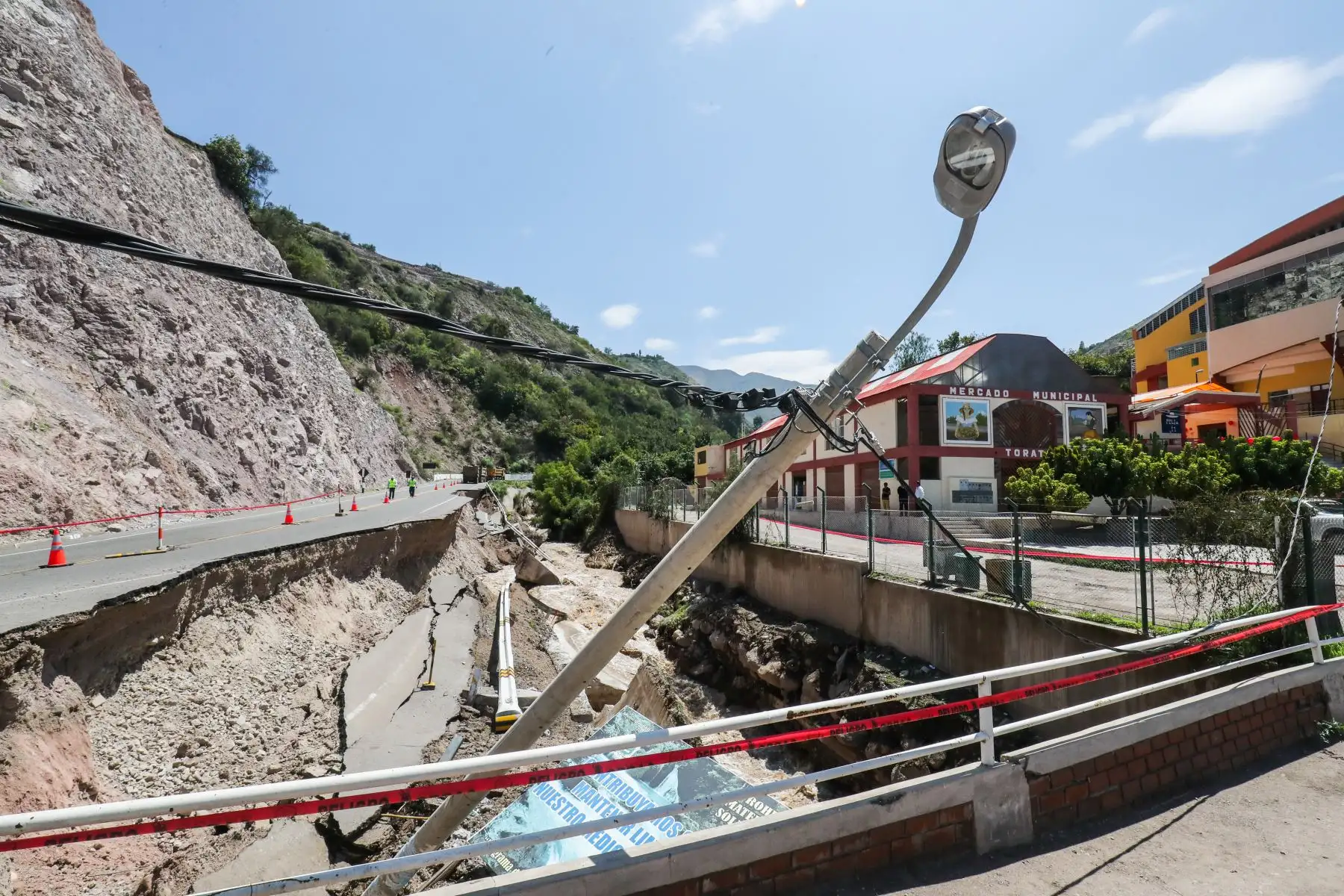 Situación de la carretera Binacional en el distrito de Torata, Moquegua luego del desborde del río del mismo nombre.

Foto: ANDINA/Juan Carlos Guzmán Negrini.