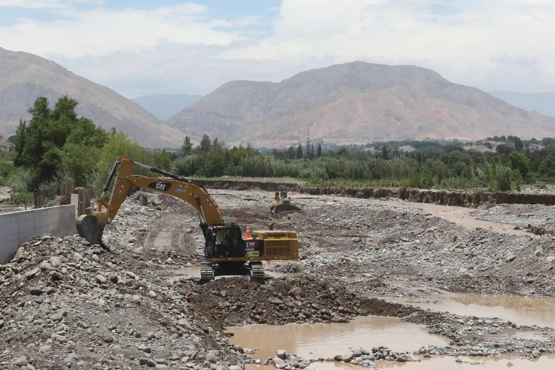 El puente Yaravico es la única conexión que tiene Moquegua con Arequipa tras la caída del puente Montalvo.

Foto:ANDINA/Juan Carlos Guzmán Negrini.