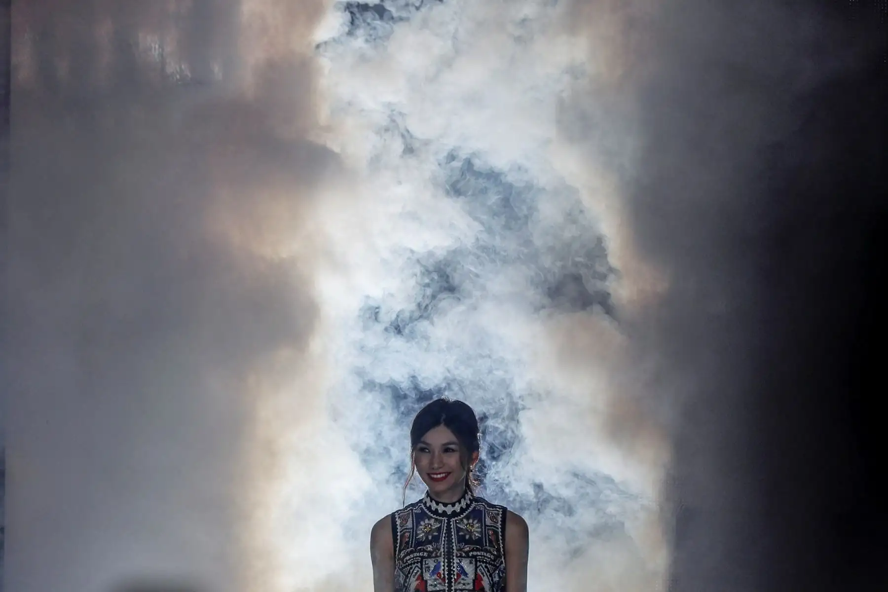 La actriz estadounidense Gemma Chan, durante un evento con aficionados de Marvel, este jueves en Singapur. Capitana Marvel, la próxima pelÌcula del Universo Cinematográfico de Marvel, se estrenar· el próximo 7 de marzo en Singapur, y un dÌa después en el resto del mundo. EFE