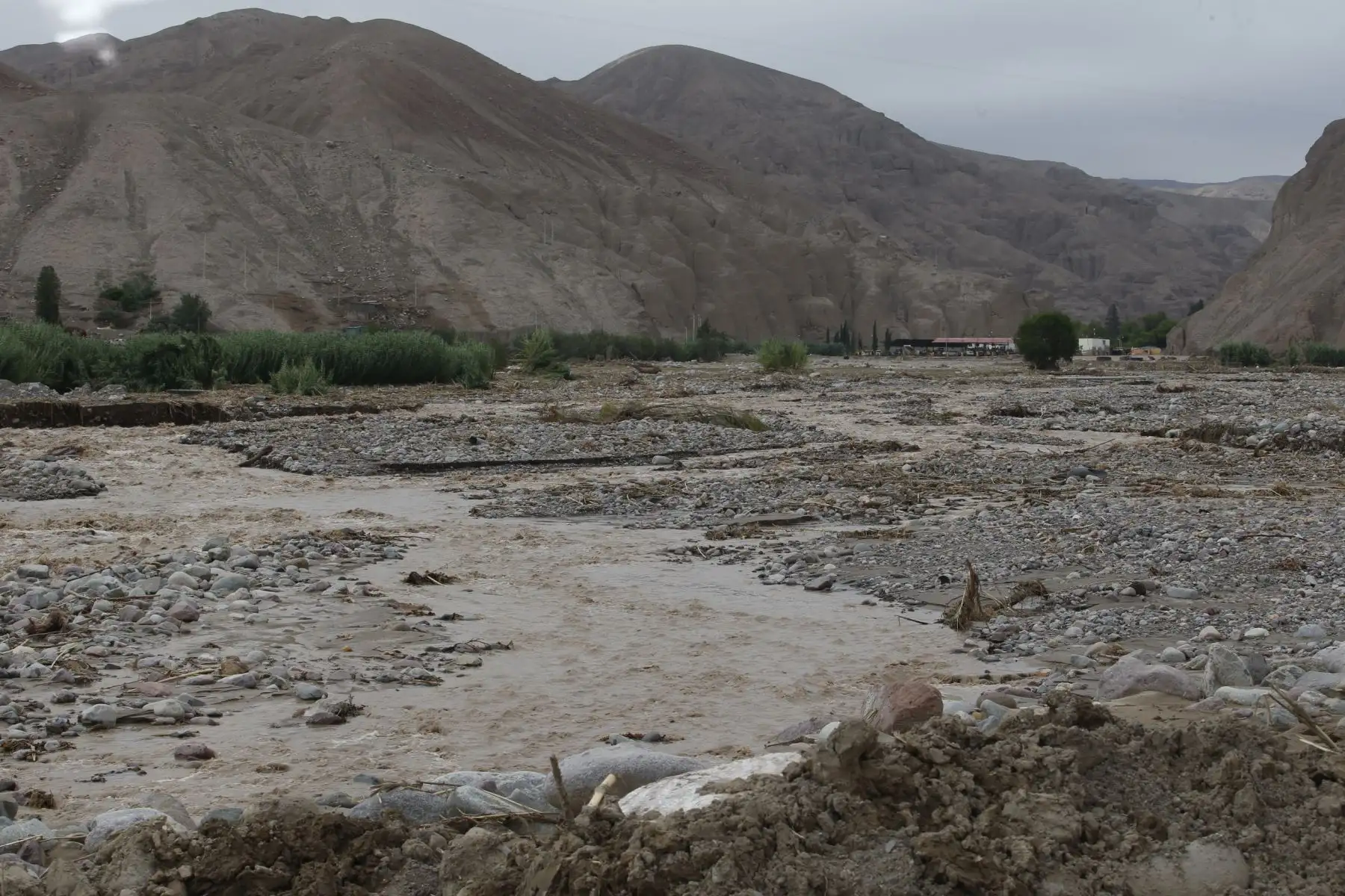 Puente Mirave. Fuertes precipitaciones en la región de Tacna han ocasionado daños estructurales en vías y puentes. Foto: ANDINA/Nathalie Sayago