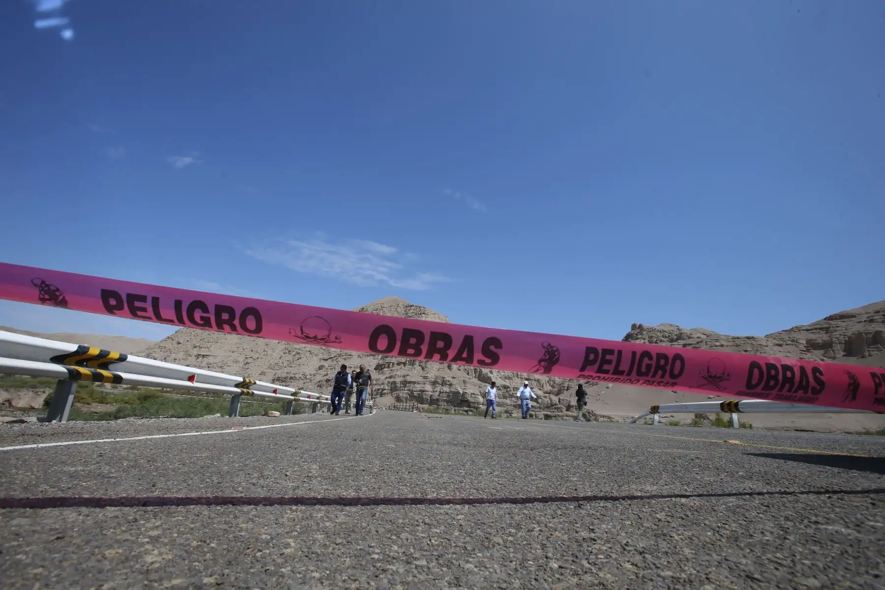 Puente Sagollo es destruido por el río Locumba. Fuertes precipitaciones en la región de Tacna han ocasionado daños estructurales en vías y puentes. Foto: ANDINA/Nathalie Sayago