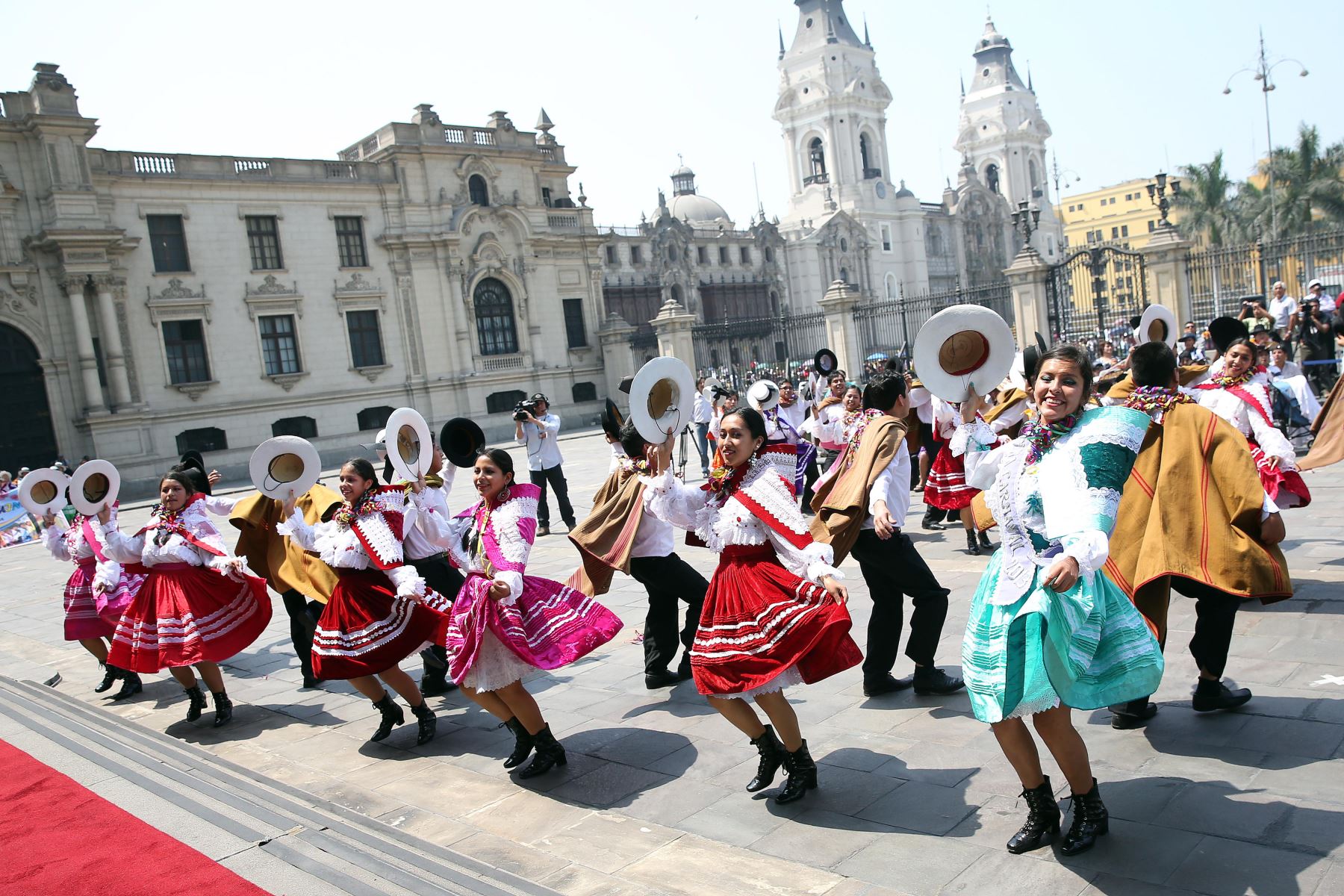 El patio de honor de Palacio de Gobierno fue escenario del lanzamiento del Gran Pasacalle del Carnaval Apurimeño 2019.