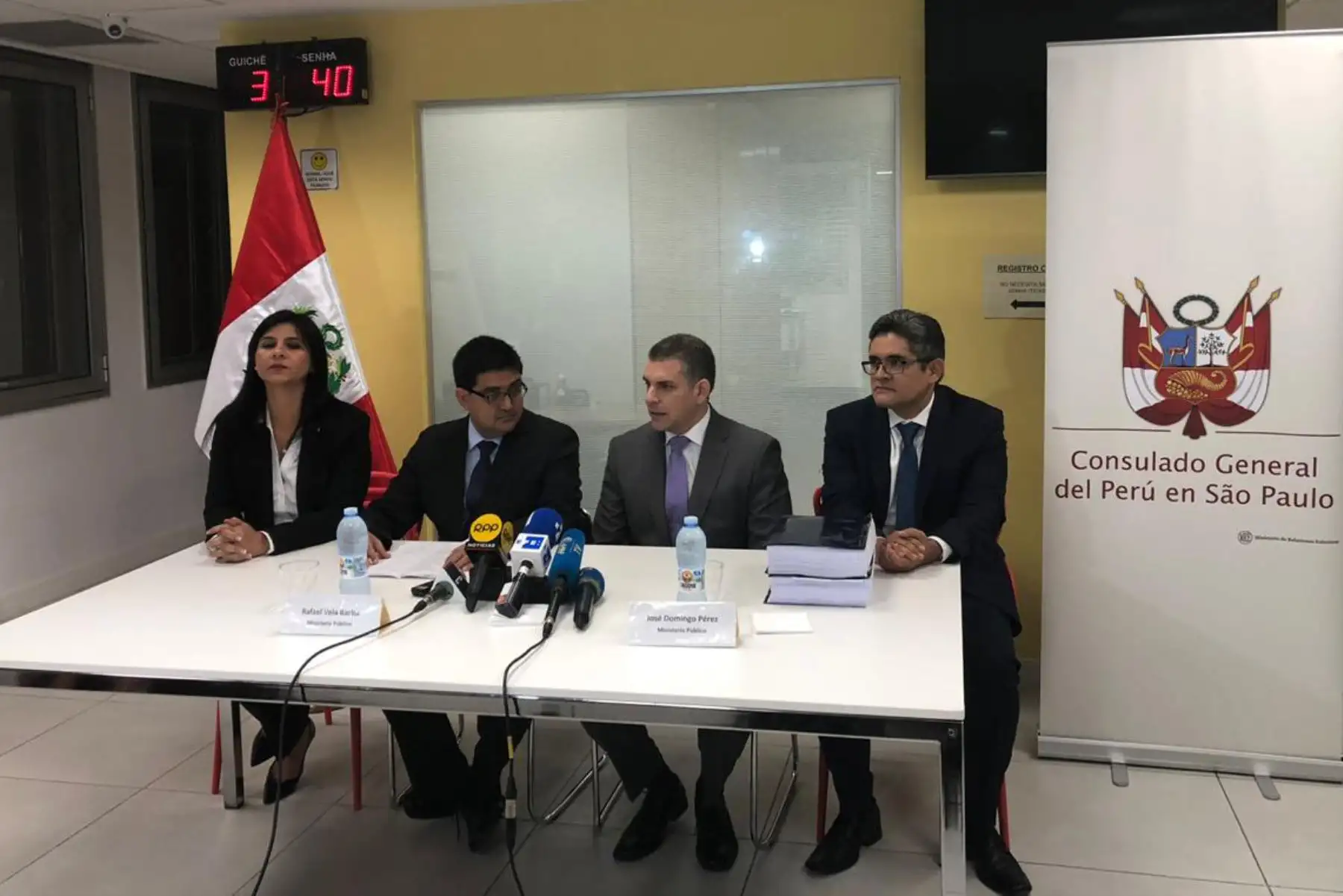 Los fiscales del equipo especial del caso Lava Jato firmaron hoy en Brasil el acuerdo de colaboración eficaz con representantes de Odebrecht y exfuncionarios de esa empresa, que permitirá la entrega de pruebas y testimonios para las investigaciones en los graves casos de corrupción en el Perú.Foto: ANDINA/Internet