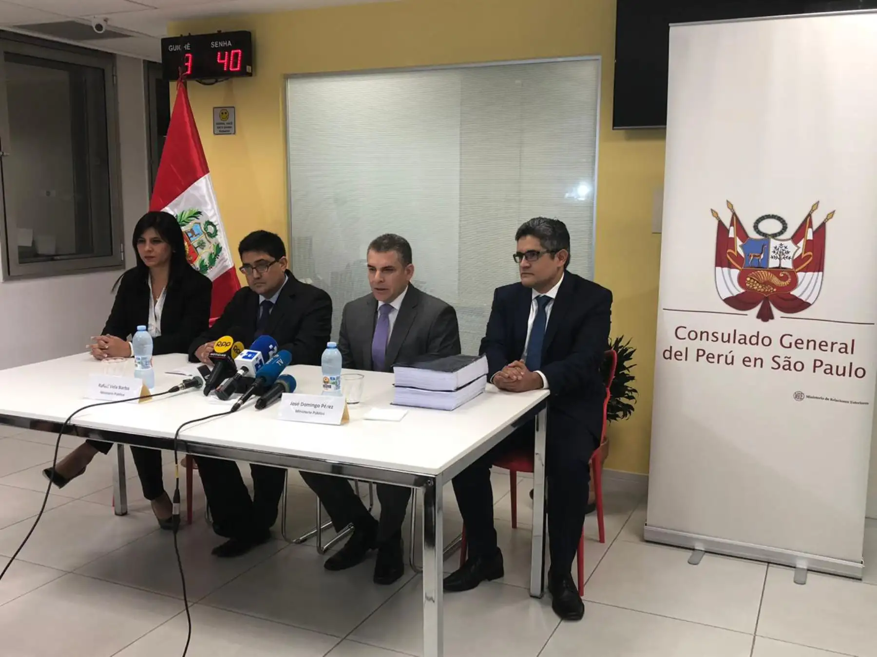 Los fiscales del equipo especial del caso Lava Jato firmaron hoy en Brasil el acuerdo de colaboración eficaz con representantes de Odebrecht y exfuncionarios de esa empresa, que permitirá la entrega de pruebas y testimonios para las investigaciones en los graves casos de corrupción en el Perú.Foto: ANDINA/Internet