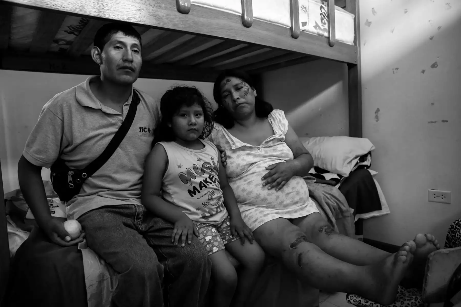 Tras el huaico en su pueblo, Mirave, la familia se aloja temporalmente en un albergue.  Foto: ANDINA/Nathalie Sayago