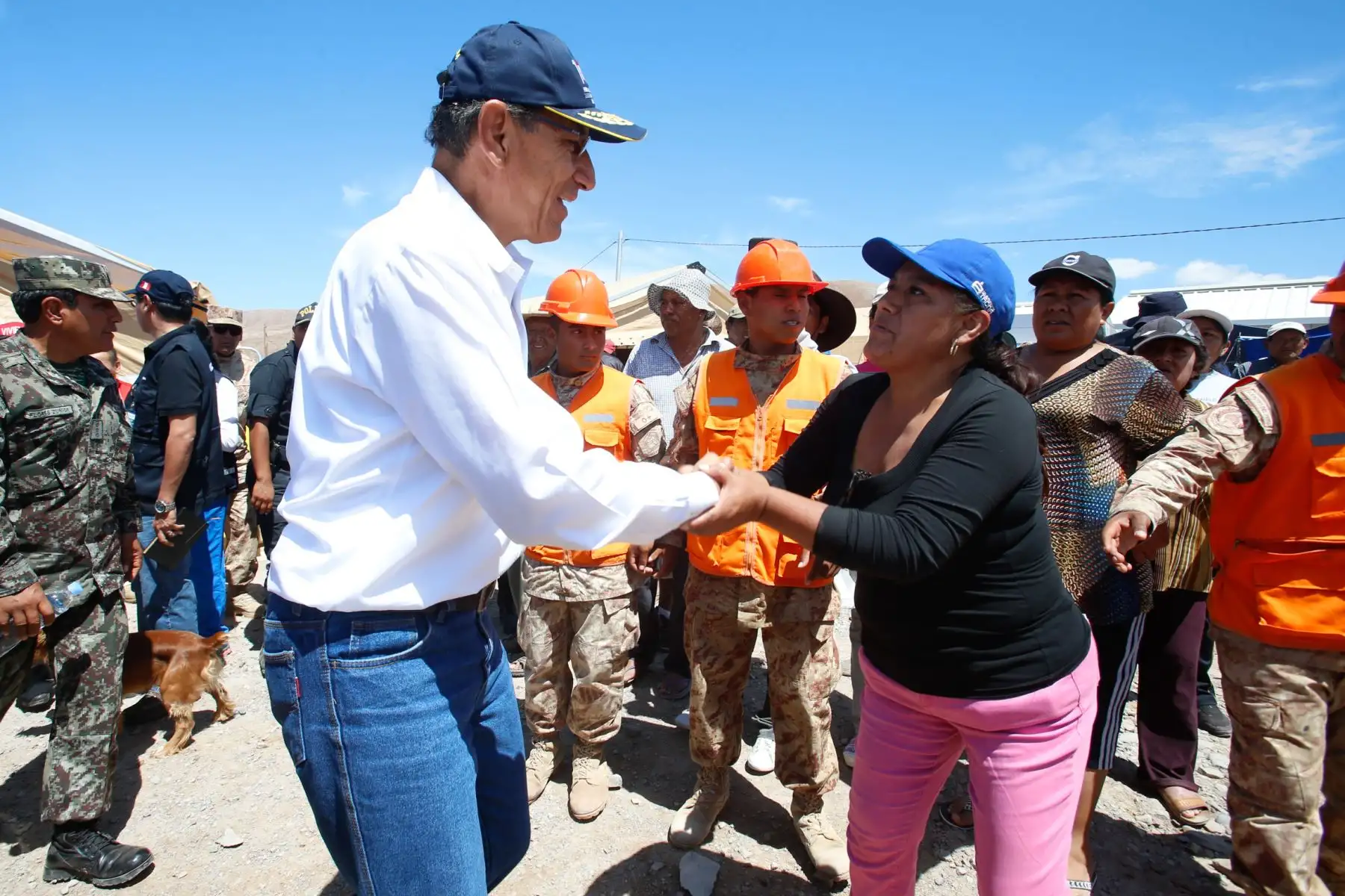Presidente Martín Vizcarra visita zona de refugio en Alto Mirave donde están ubicados los damnificados por el huaico que arrasó la población de Mirave, Tacna.Foto: ANDINA/Nathalie Sayago