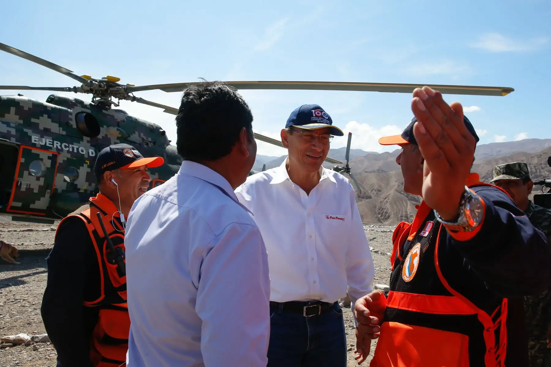 Presidente Martín Vizcarra visita zona de refugio en Alto Mirave donde están ubicados los damnificados por el huaico que arrasó la población de Mirave, Tacna.Foto: ANDINA/Nathalie Sayago
