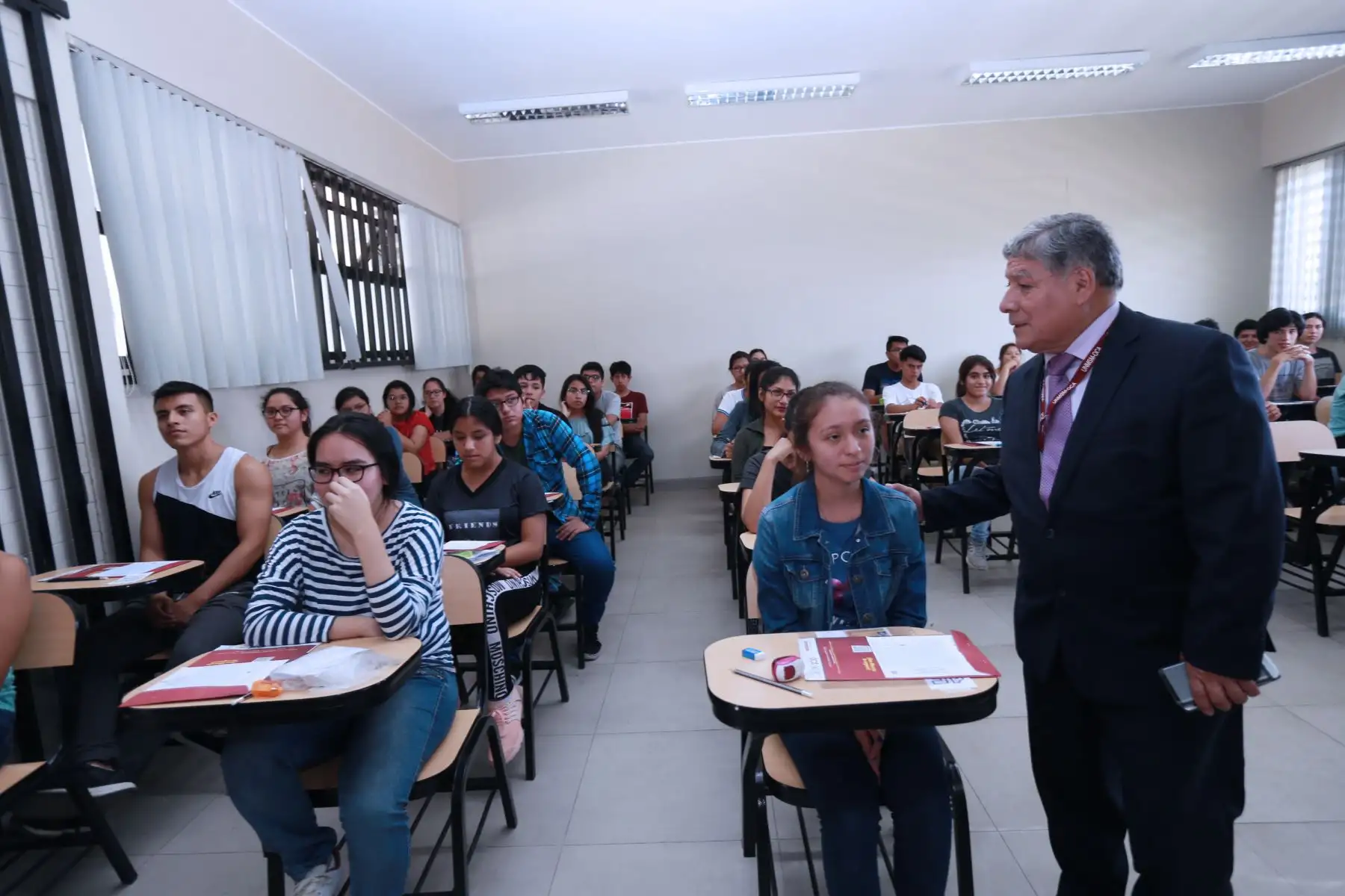 San Marcos: estudiantes rinden simulacro de examen de admisión, para ingreso a la Universidad Decana de América .  
 Foto: ANDINA/Norman Córdova