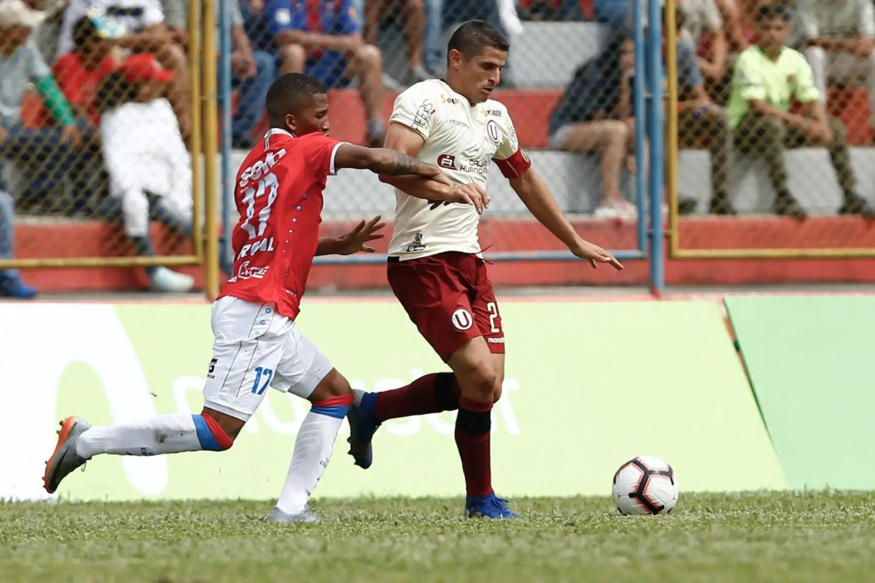 Universitario de Deportes rescató un punto en su visita a Moyobamba tras iguala (1-1) con Unión Comercio en partido válido por la primera fecha de la Liga1. Los "cremas" fueron los que emparejaron el cotejo gracias al gol del argentino Germán Dennis de penal. Foto: ANDINA/Twiter Universitario