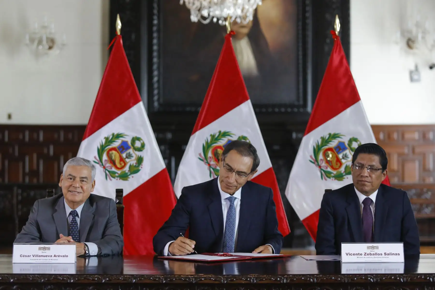 Presidente Martín Vizcarra promulga Ley Orgánica de la Junta Nacional de Justicia. Foto: ANDINA/Prensa Presidencia
