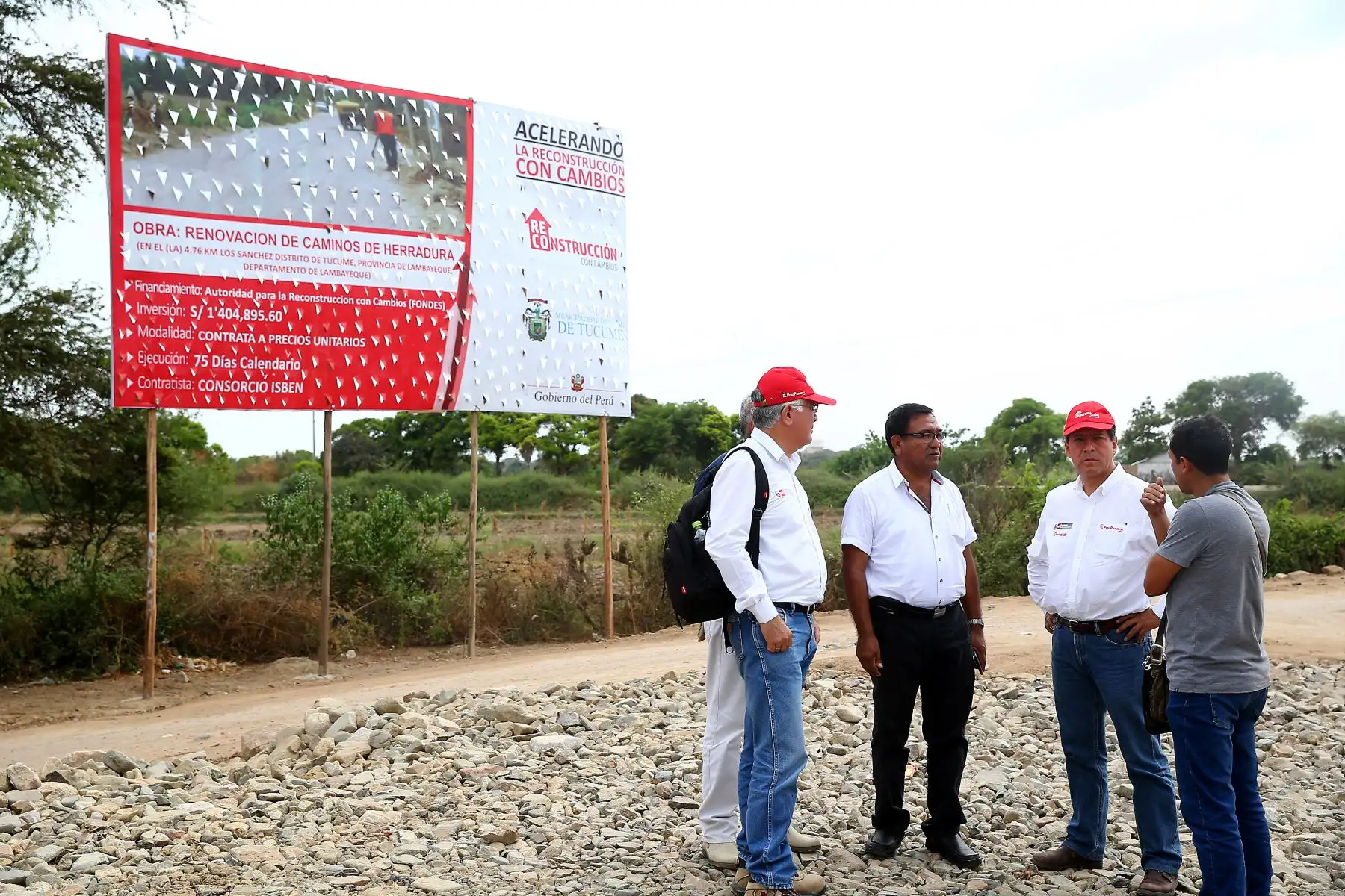 Jefe de la Reconstrucción con Cambios, Edgar Quispe, realiza acciones de prevención ante posibles lluvias en la región Lambayeque. Foto: ANDINA/Luis Iparraguirre