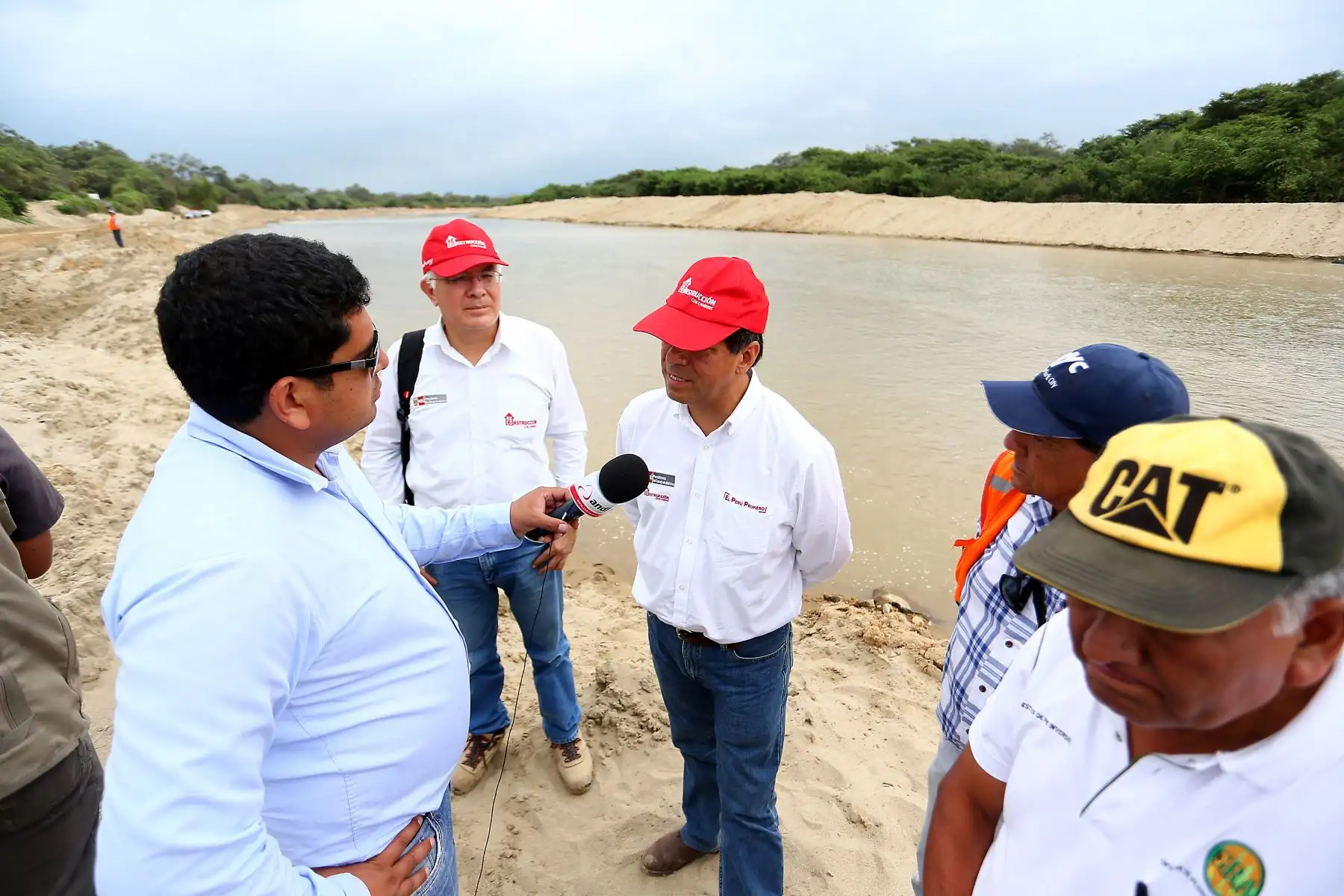 Jefe de la Reconstrucción con Cambios, Edgar Quispe, realiza acciones de prevención ante posibles lluvias en la región Lambayeque. Foto: ANDINA/Luis Iparraguirre