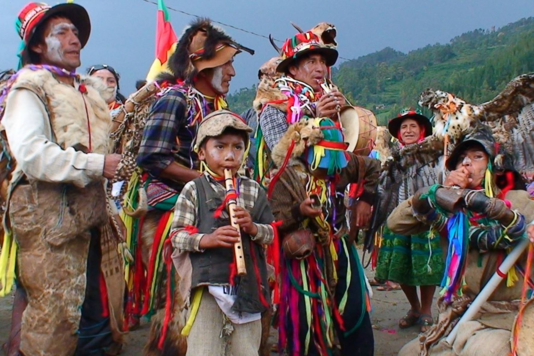 Los carnavales son la máxima expresión de júbilo y colorido en los que se manifiesta la vasta riqueza cultural del Perú, así como la entrañable identidad regional y orgullo de los pueblos expresada en danzas, música y tradiciones que trascienden al tiempo.  ANDINA/Difusión