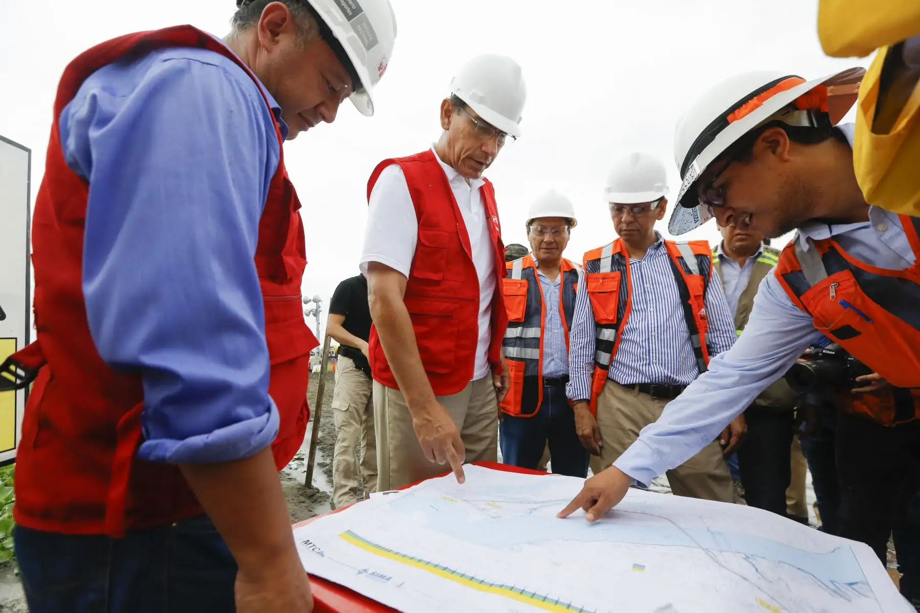 Jefe de Estado inspecciona obras de construcción del puente Nanay (Iquitos). Foto: ANDINA/Prensa Presidencia