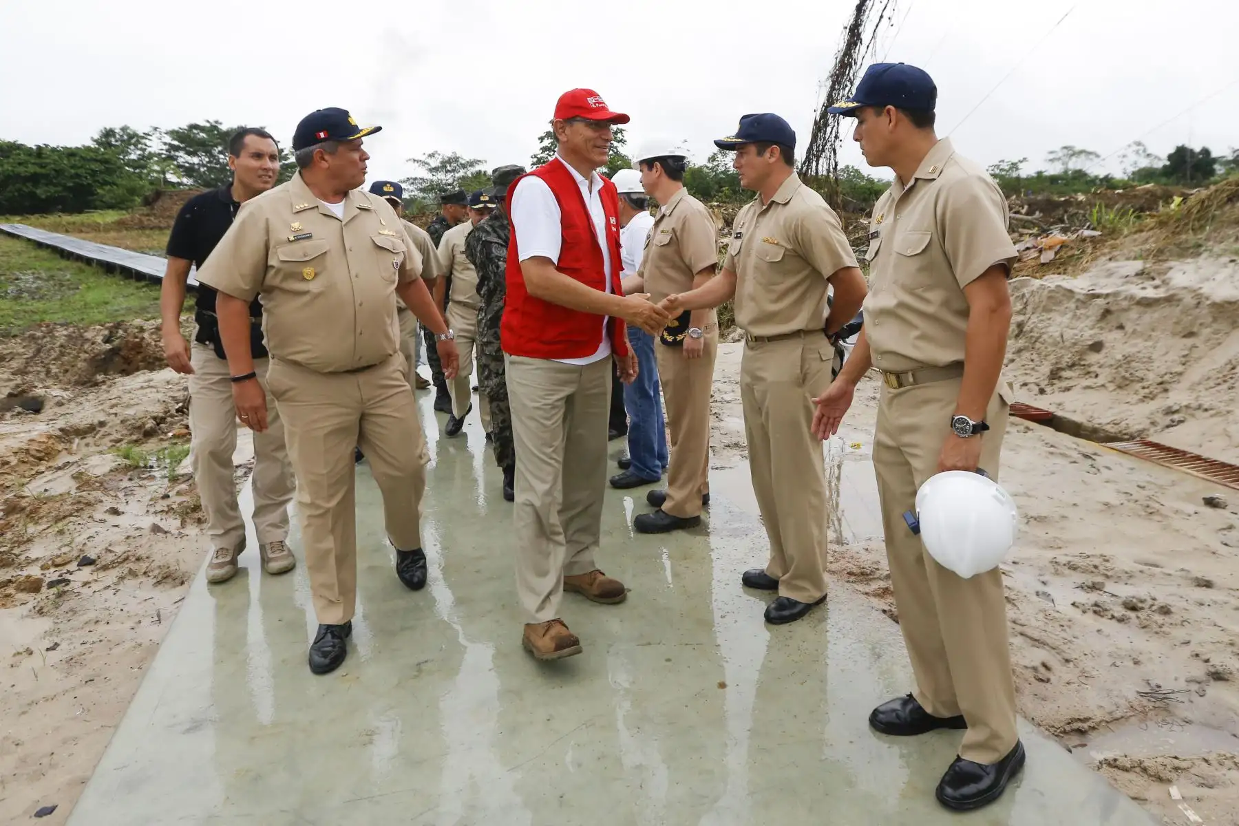 Jefe de Estado inspecciona obras de construcción del puente Nanay (Iquitos). Foto: ANDINA/Prensa Presidencia