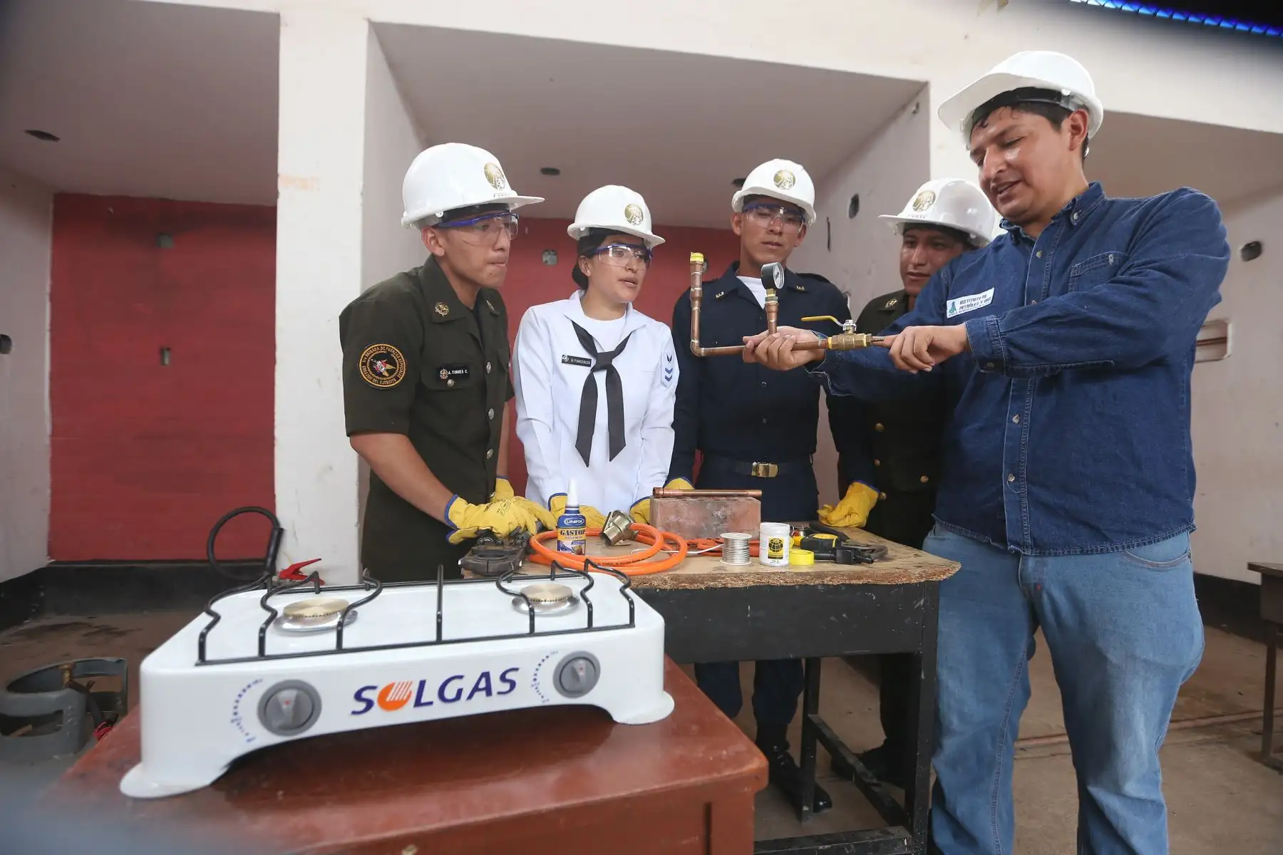 Gracias a programa del Ministerio de Defensa tienen nuevas capacidades para cuando dejen los cuarteles. Foto: Mindef
