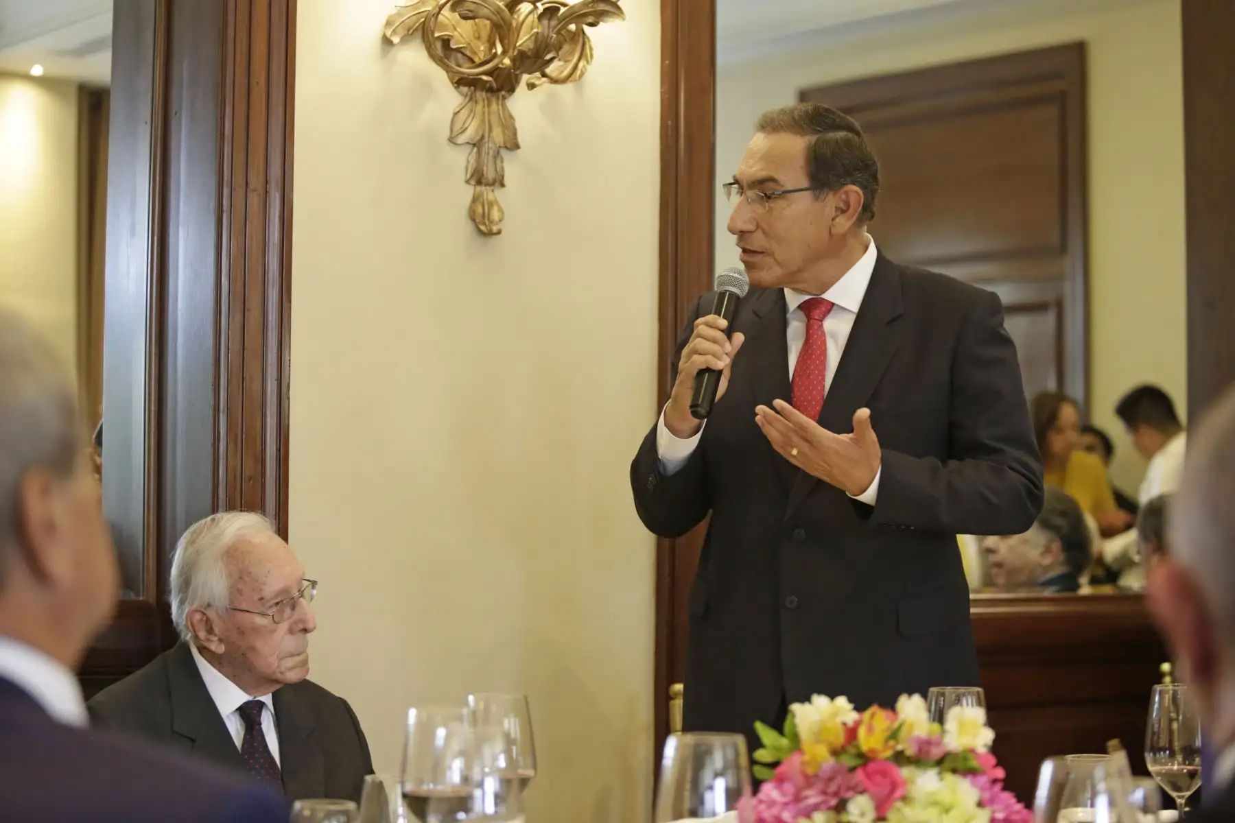 Presidente Martín Vizcarra participaò en ceremonia de homenaje a Luis Bedoya por sus 100 años de vida.Foto: ANDINA/Prensa Presidencia