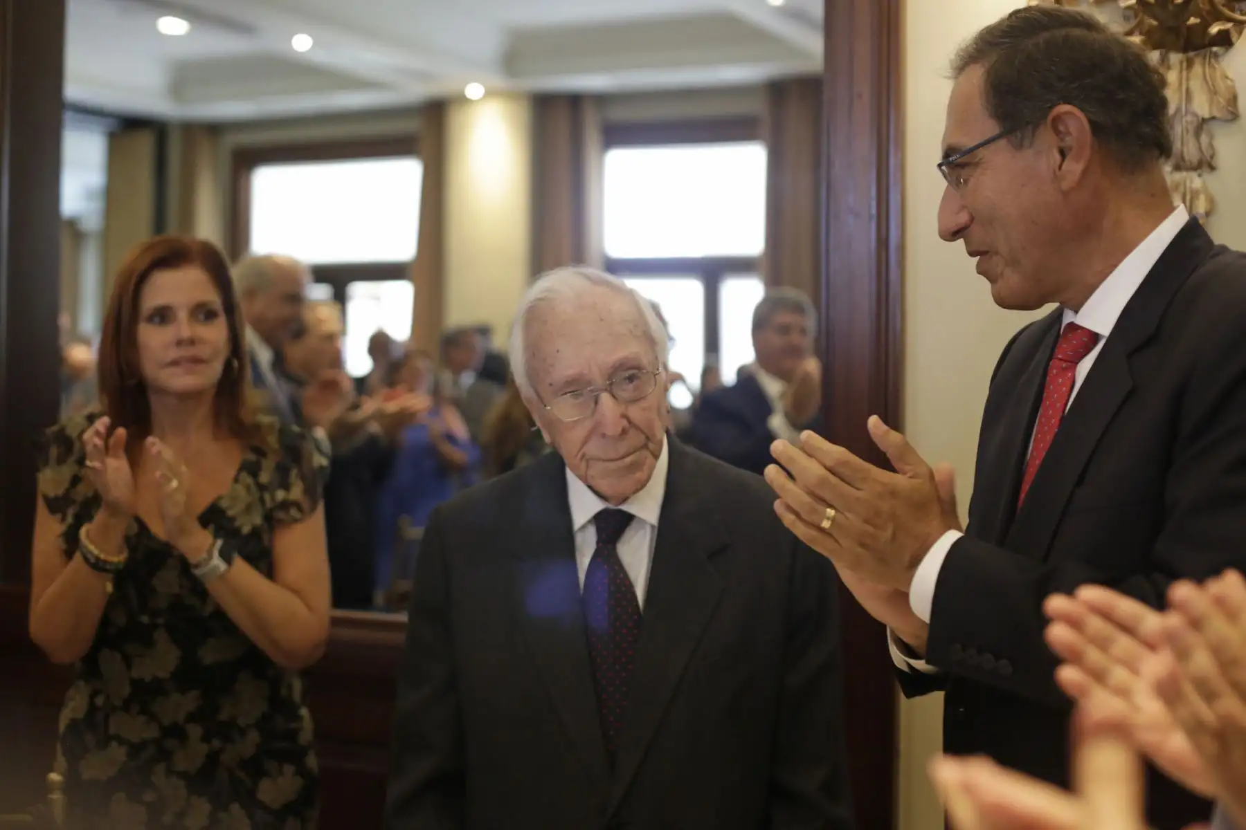 Presidente Martín Vizcarra participaò en ceremonia de homenaje a Luis Bedoya por sus 100 años de vida.Foto: ANDINA/Prensa Presidencia