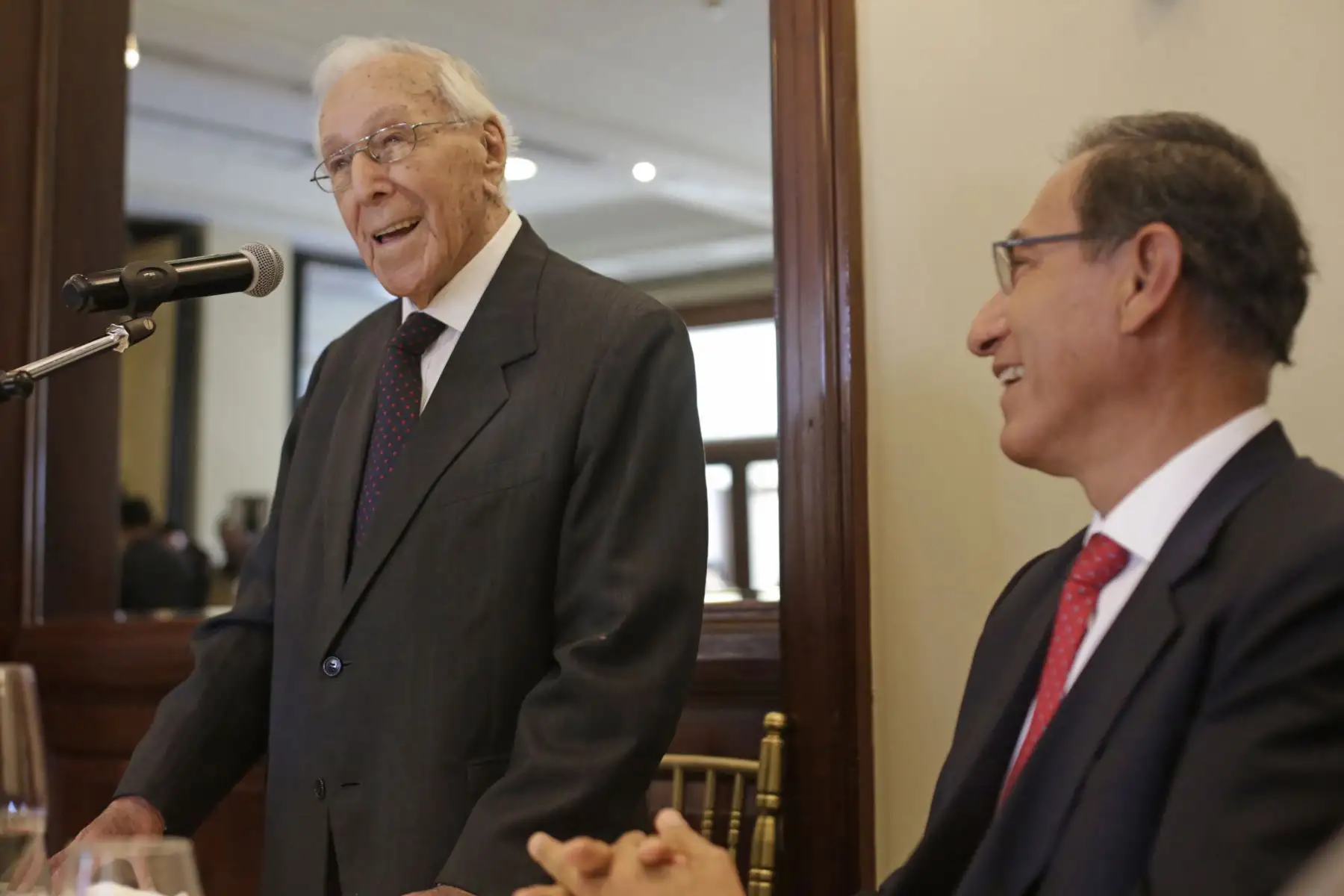 Presidente Martín Vizcarra participaò en ceremonia de homenaje a Luis Bedoya por sus 100 años de vida.Foto: ANDINA/Prensa Presidencia