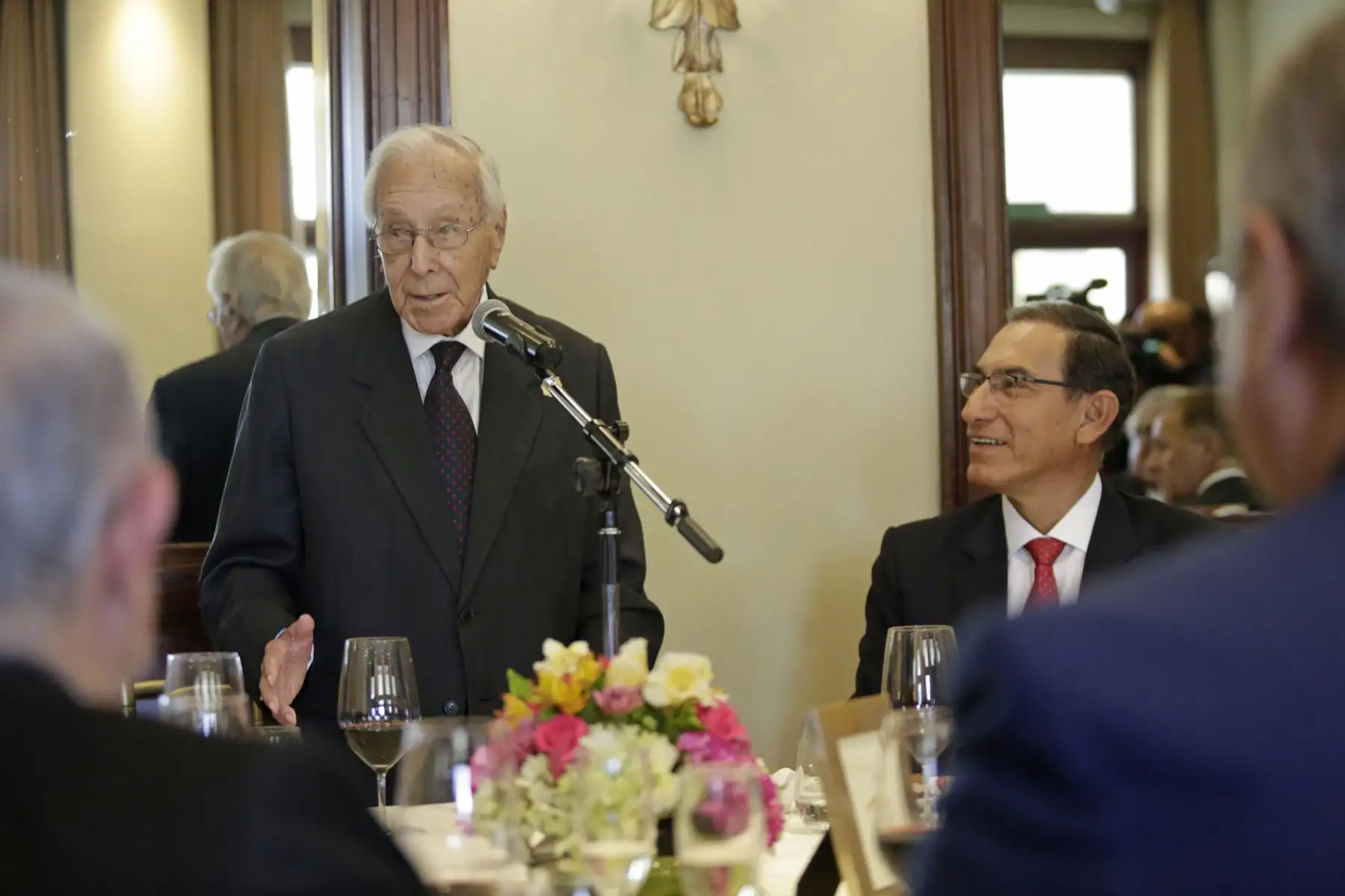 Presidente Martín Vizcarra participaò en ceremonia de homenaje a Luis Bedoya por sus 100 años de vida.Foto: ANDINA/Prensa Presidencia