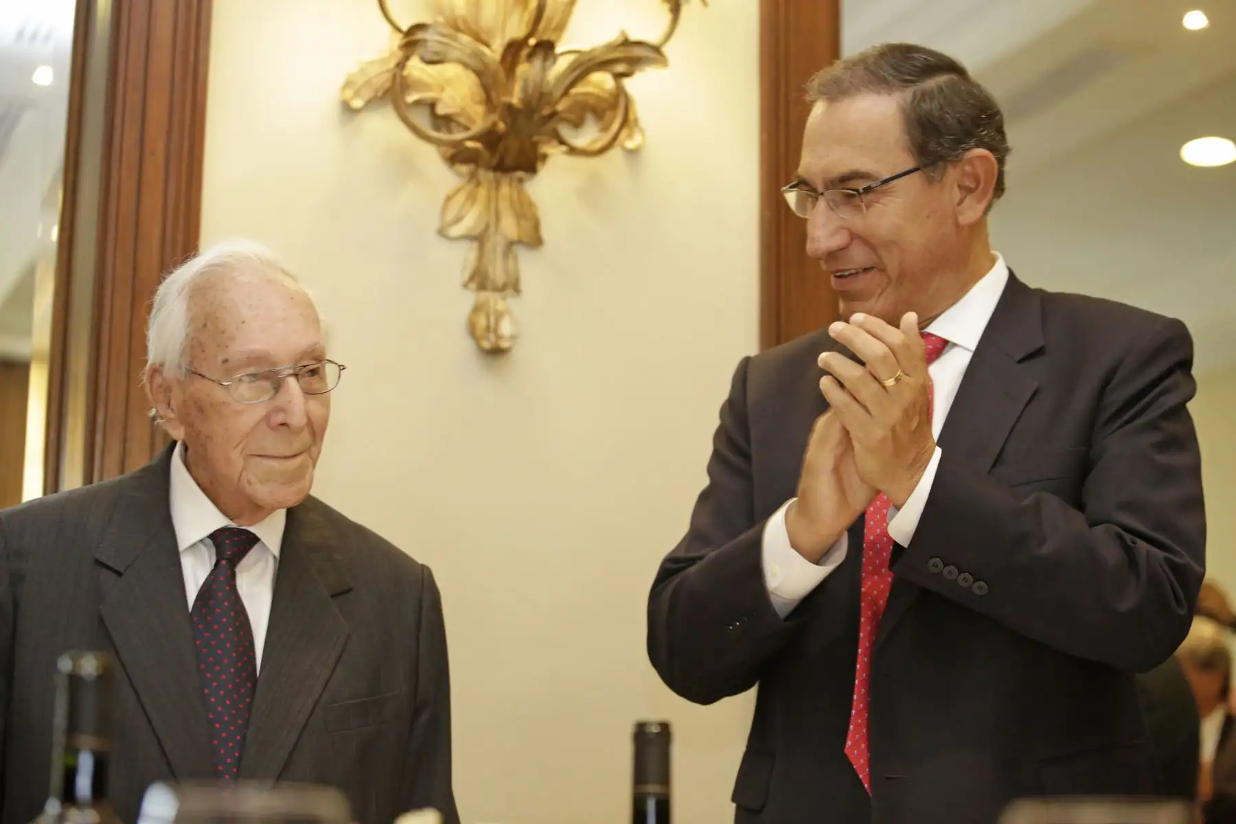 Presidente Martín Vizcarra participaò en ceremonia de homenaje a Luis Bedoya por sus 100 años de vida.Foto: ANDINA/Prensa Presidencia