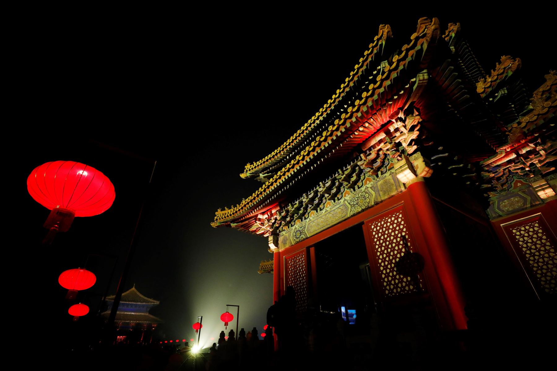 La Ciudad Prohibida es iluminada por las celebraciones del Festival de las Linternas. Foto: EFE