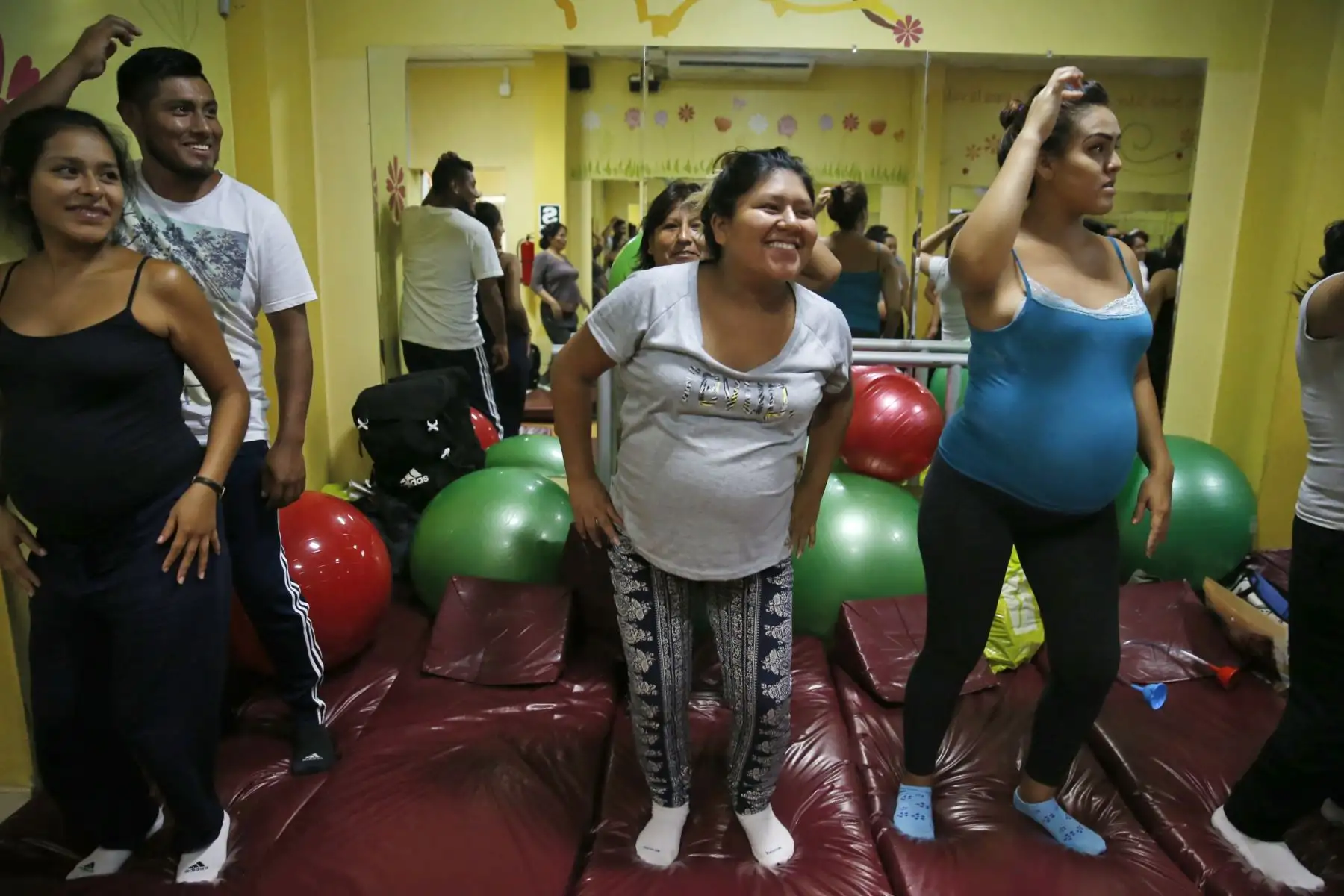 Servicio de psicoprofilaxis obstétrica y estimulación prenatal. El Instituto Materno Perinatal IMMPN ofrece asesoría prenatal para ayudar a las gestantes a tener un parto feliz. Promueve  el parto humanizado, parto con acompañante, parto vertical y parto con anestesia. Foto: ANDINA/Nathalie Sayago