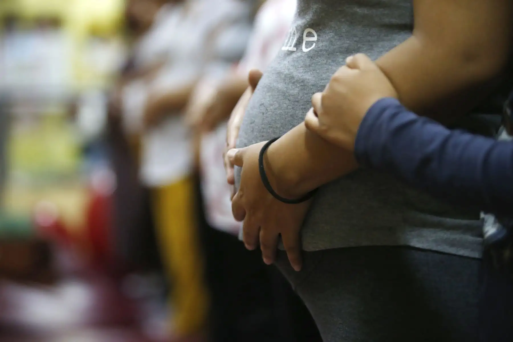 Tres madres portadoras del VIH comparten sus testimonios de lo que hicieron para tener bebés sanos. Foto: ANDINA/archivo.