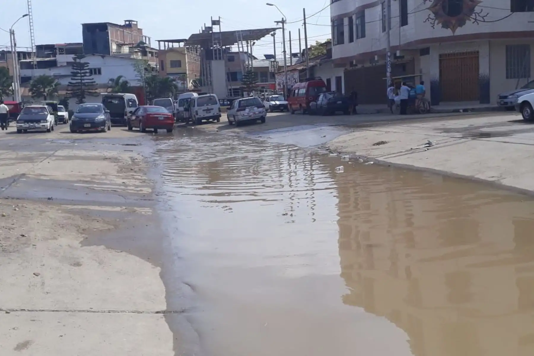 El barrio Bellavista, en la ciudad de Tumbes, es la primera zona afectada por el desborde del río Tumbes. Foto: Senamhi/Twitter