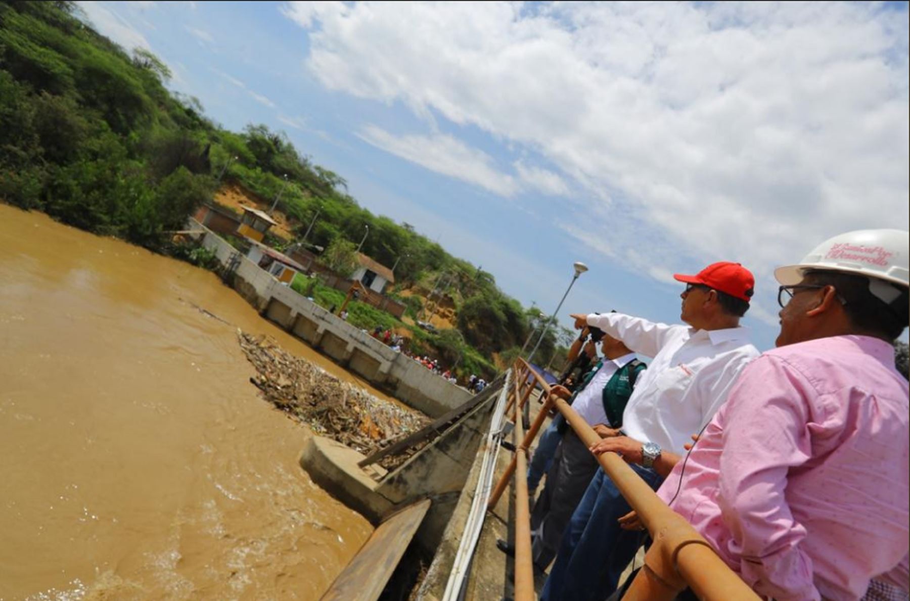 Presidente Vizcarra llega a Tumbes para inspeccionar zonas afectadas por lluvias