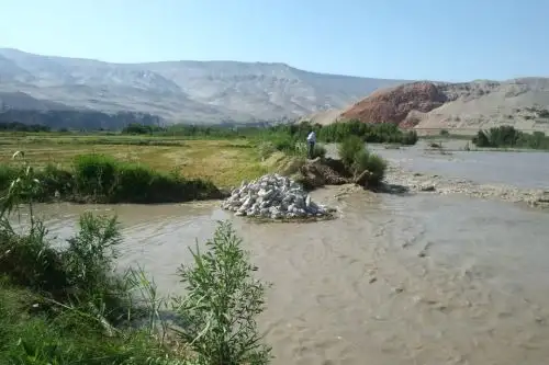 El caudal del río Majes, ubicado en la provincia arequipeña de Castilla, alcanzó hoy un aforo de 460 metros cúbicos por segundo por las intensas lluvias que se registran en la zona alta. Foto: Consejero regional Silvio Arias