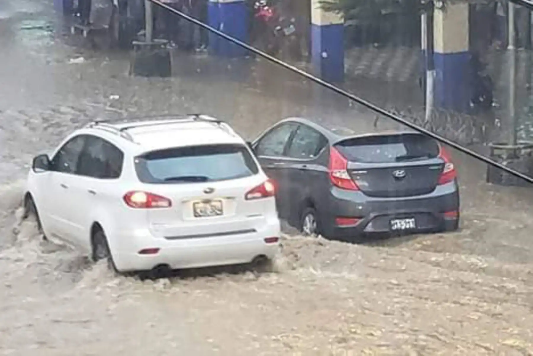El Poder Ejecutivo declaró el estado de emergencia en 17 distritos de 10 provincias del departamento de Áncash, por peligro inminente ante el periodo de lluvias 2018-2019, para la ejecución de acciones, inmediatas y necesarias, destinadas a la reducción del muy alto riesgo existente, así como de respuesta y rehabilitación pertinentes. Foto: ANDINA.