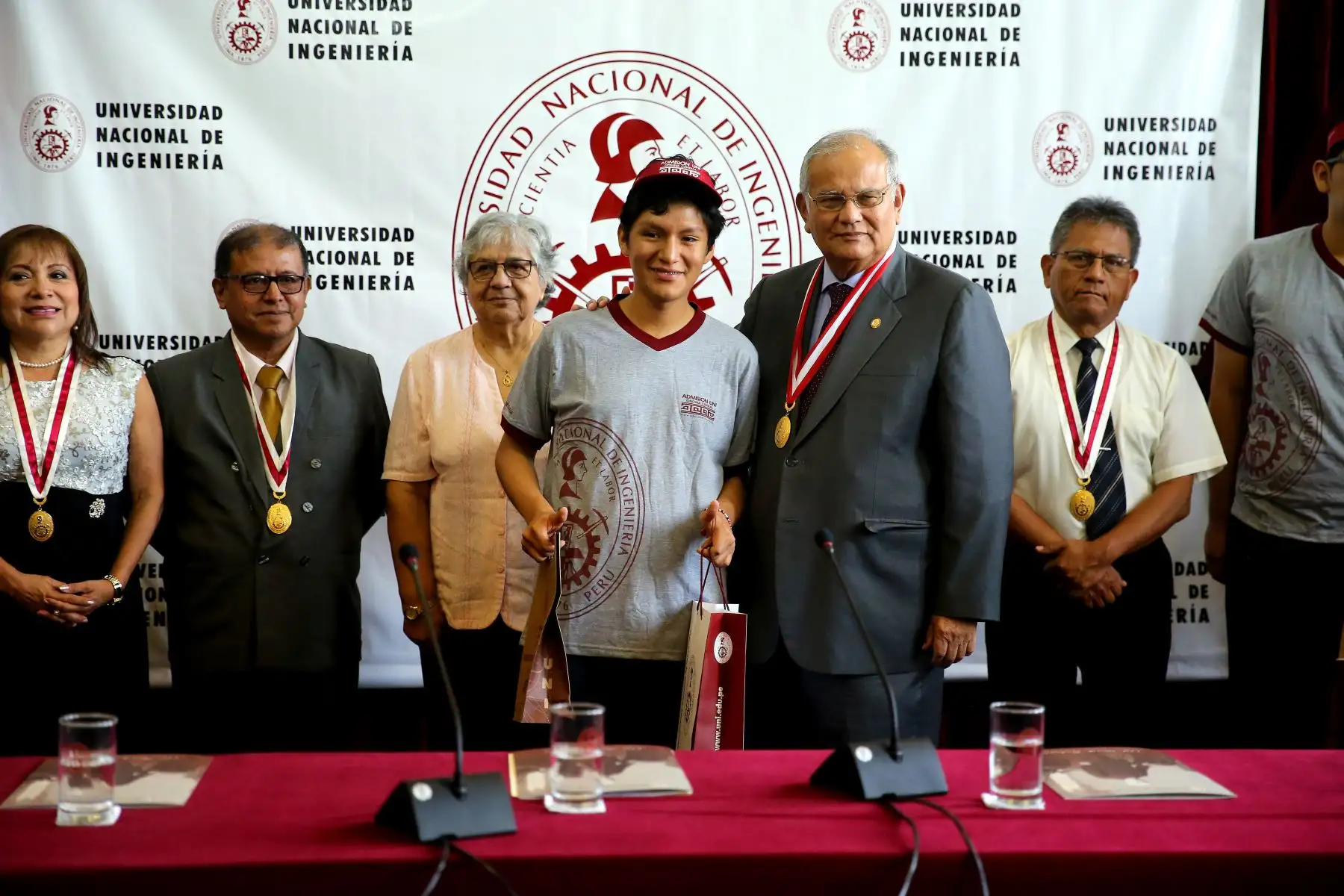 Reconocimiento de los primeros puestos al examen de admisión 2019 en la Universidad Nacional de Ingeniería. Foto: ANDINA/Luis Iparraguirre