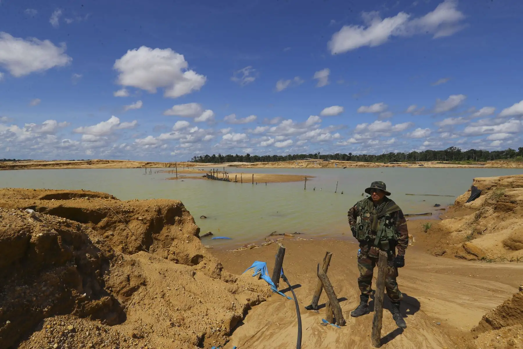 Presidente Vizcarra supervisò las acciones que se realizaron en la Operación Mercurio 2019 contra la minería ilegal en La Pampa, provincia de Tambopata (Madre de Dios).Foto: ANDINA/Prensa Presidencia