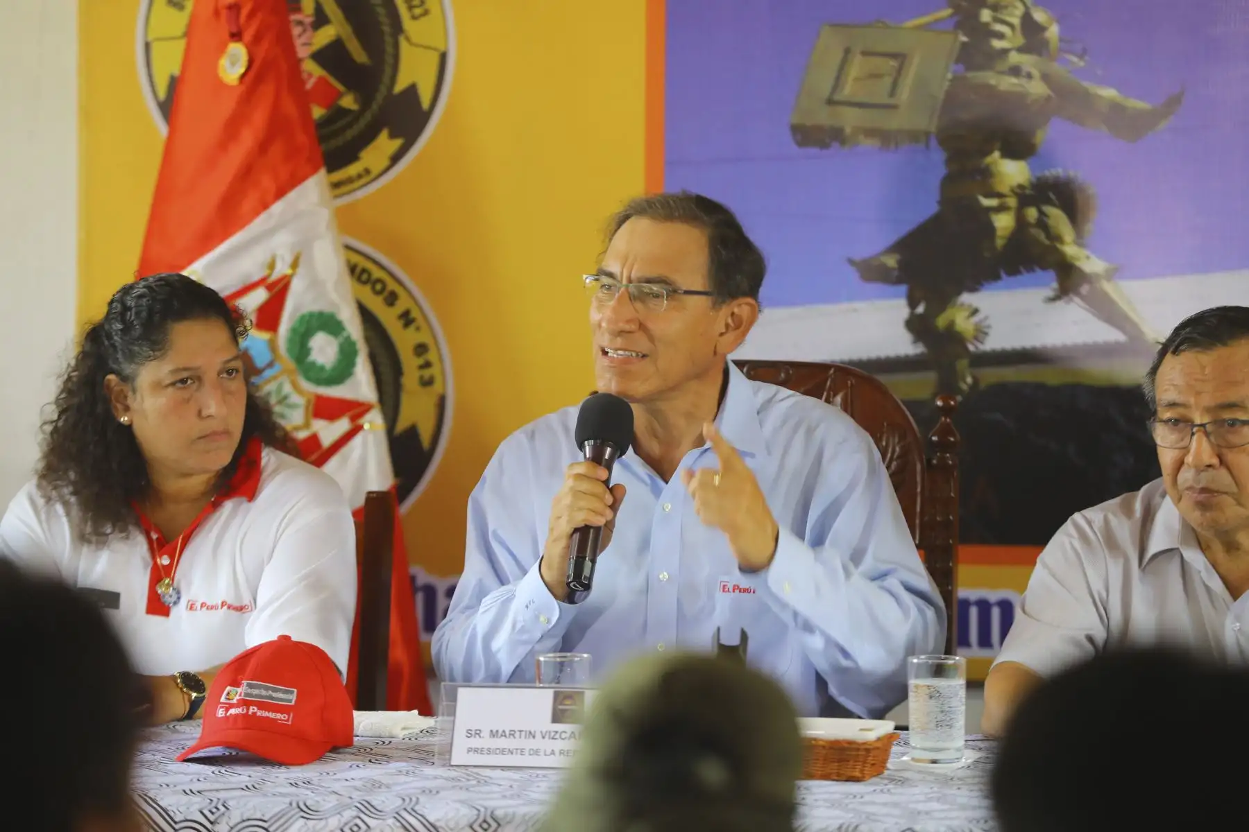 Presidente Vizcarra , en conferencia de prensa luego de supervisar las acciones que se realizaron en la Operación Mercurio 2019 contra la minería ilegal en La Pampa, provincia de Tambopata (Madre de Dios).Foto: ANDINA/Prensa Presidencia