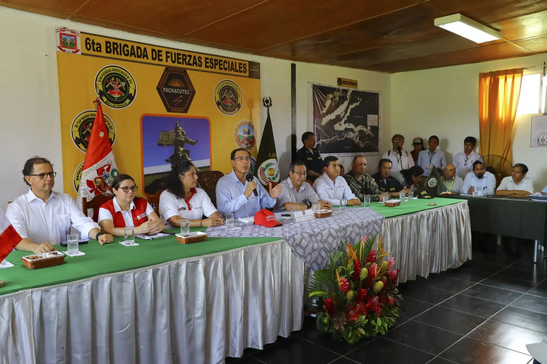 Presidente Vizcarra , en conferencia de prensa luego de supervisar las acciones que se realizaron en la Operación Mercurio 2019 contra la minería ilegal en La Pampa, provincia de Tambopata (Madre de Dios).Foto: ANDINA/Prensa Presidencia