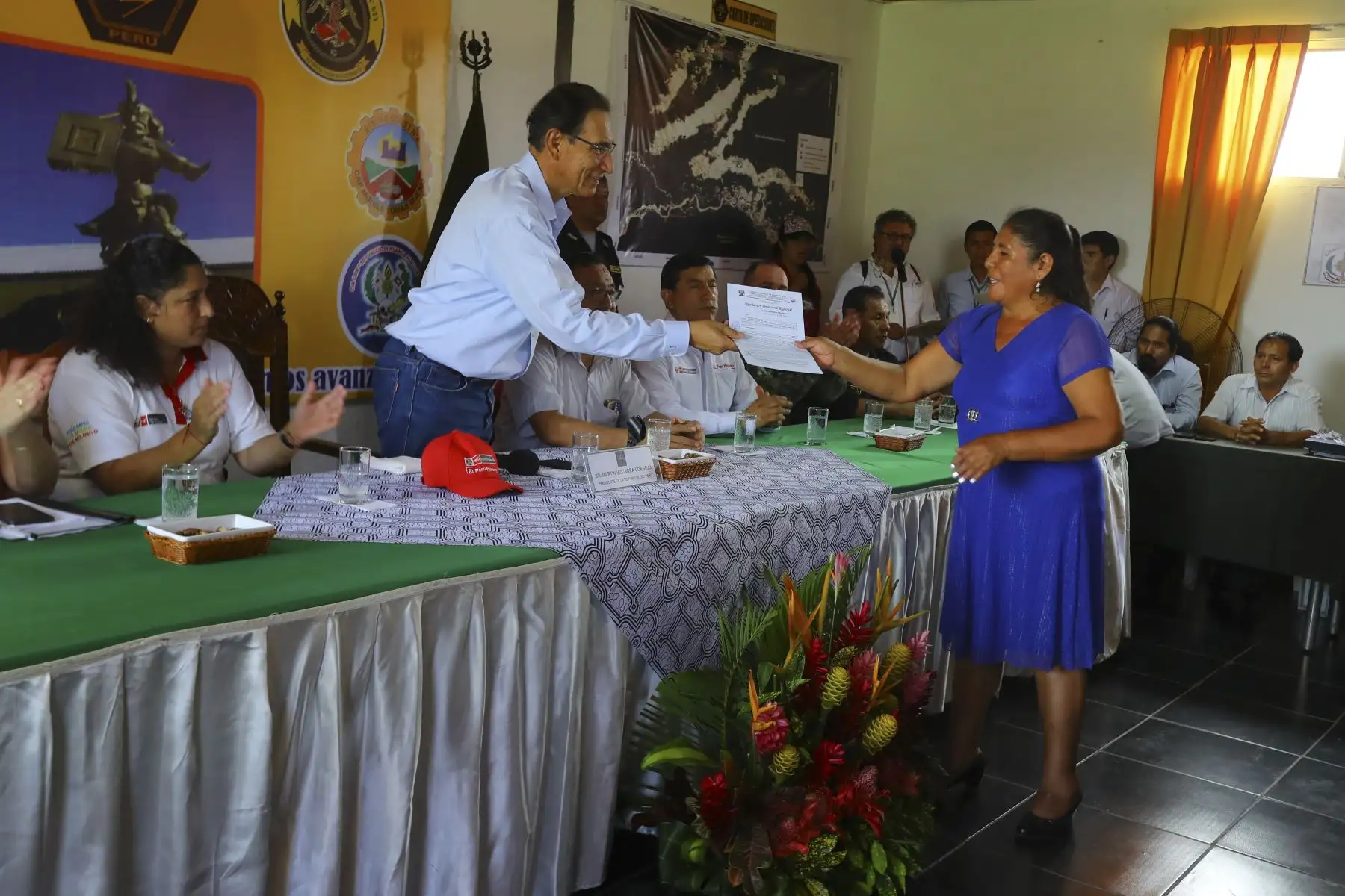 Presidente Vizcarra , en conferencia de prensa luego de supervisar las acciones que se realizaron en la Operación Mercurio 2019 contra la minería ilegal en La Pampa, provincia de Tambopata (Madre de Dios).Foto: ANDINA/Prensa Presidencia