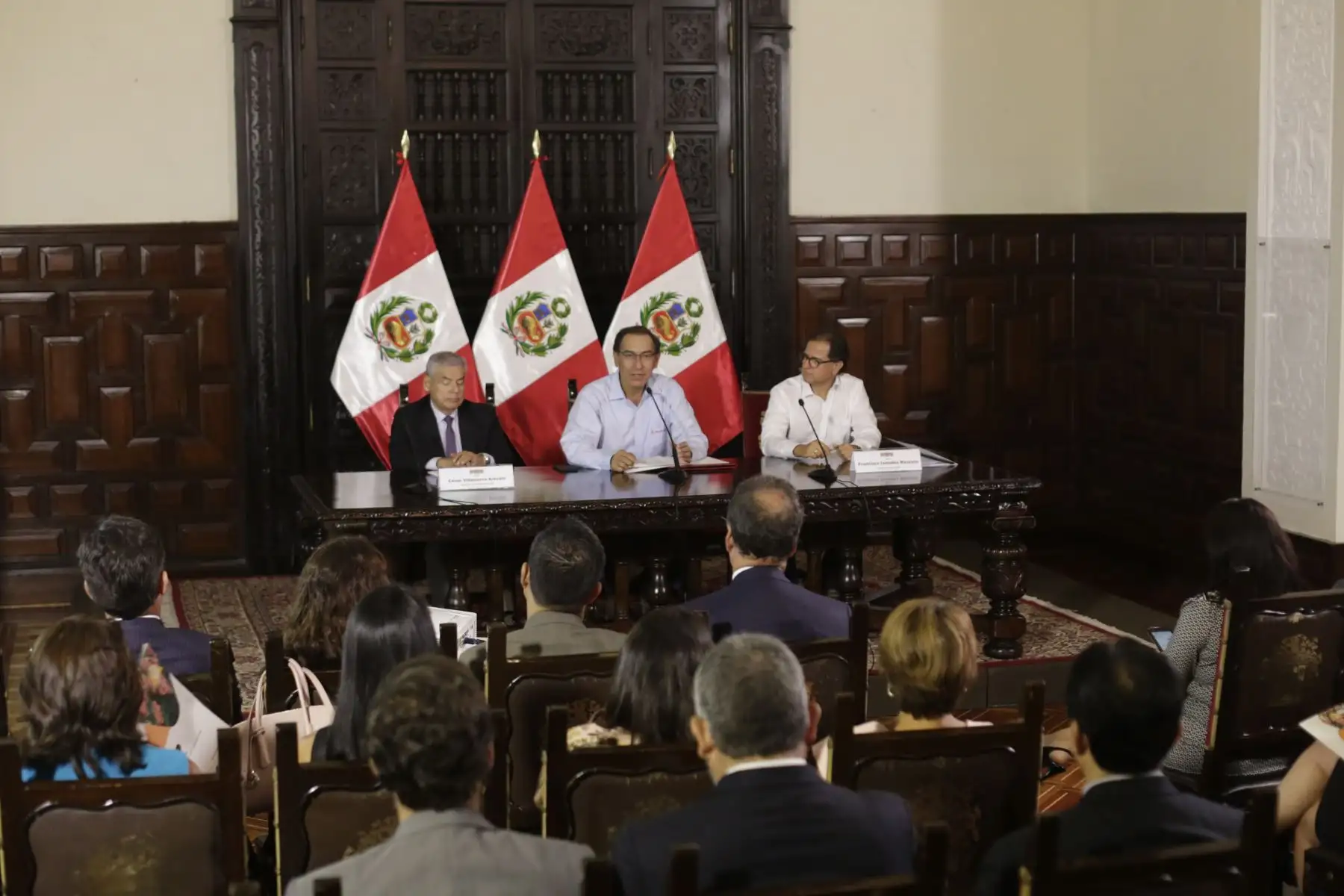 Presidente Martin Vizcarra recibiò la propuesta de Visión de la Minería al 2030 en Palacio de Gobierno.Foto:ANDINA/Prensa Presidencia
