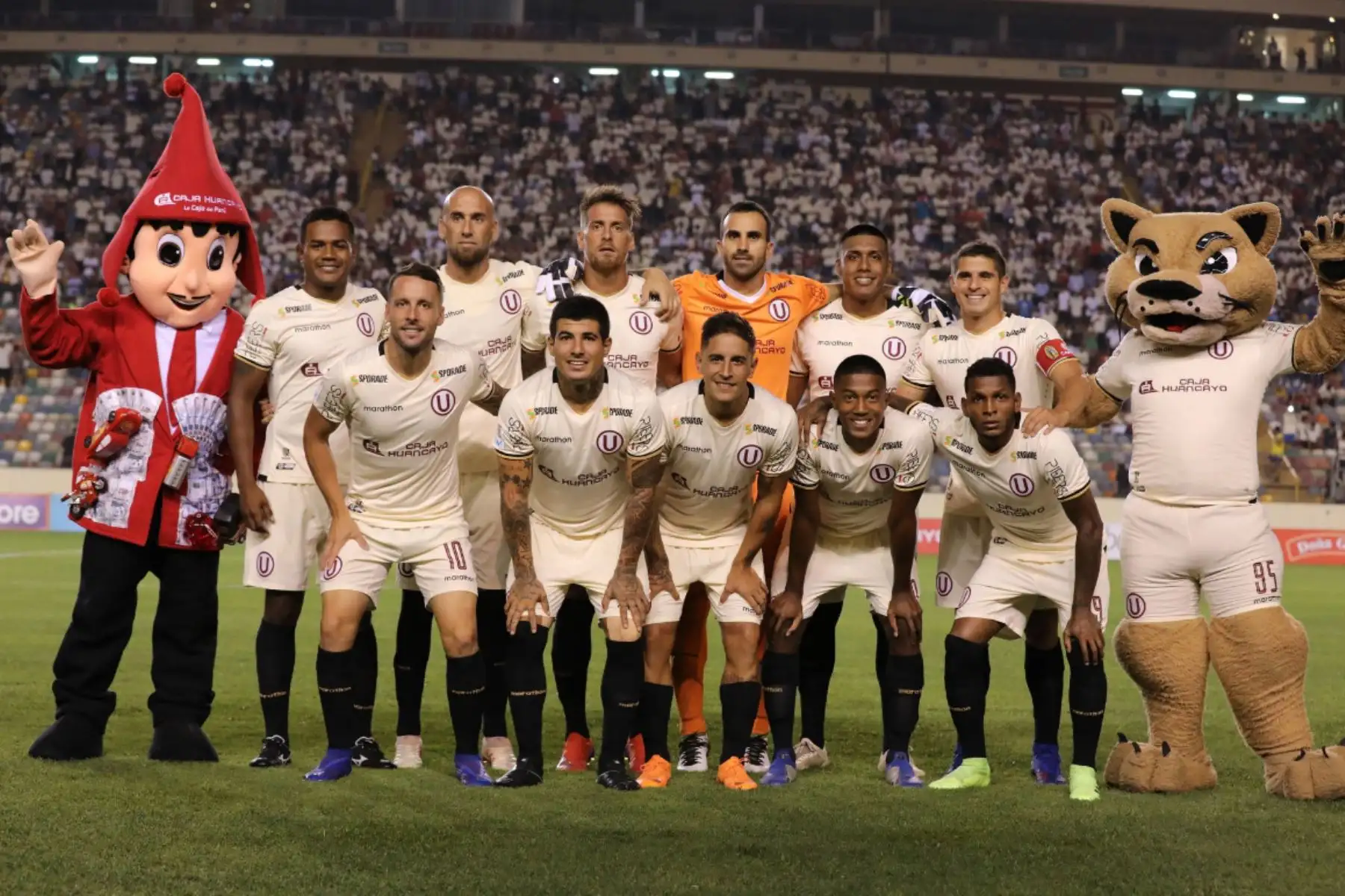 Universitario se impuso 3-1 a Pirata FC,en 
emotivo encuentro en estadio Monumental de Ate.Foto: ANDINA/Twitter Universitario