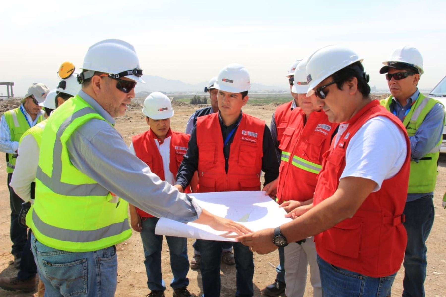 MTC coordina trabajos previos a la ampliación del Aeropuerto Jorge Chávez.