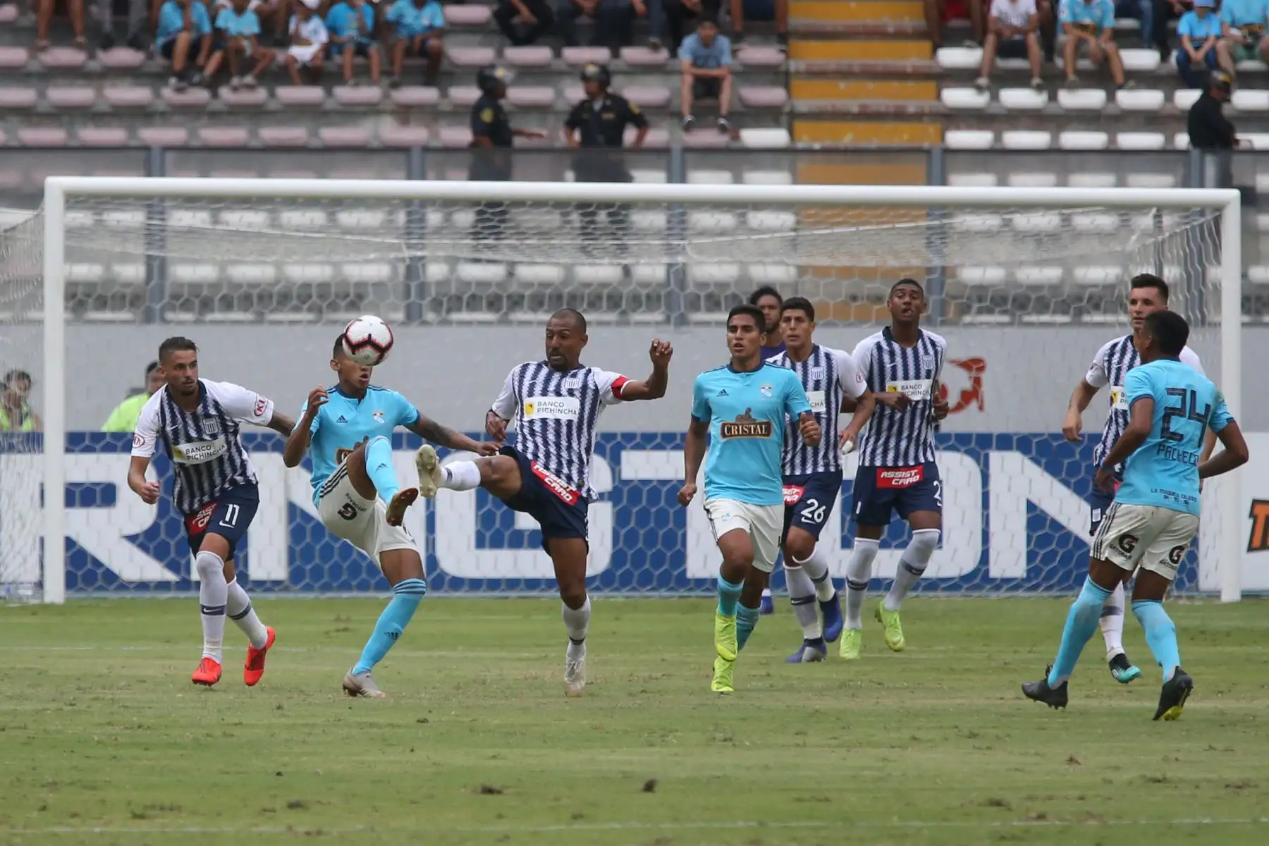 Partido por la 2da fecha de la liga 1 Movistar, entre Sporting Cristal y Alianza Lima,en el estadio nacional.Foto:ANDINA/Jhony Laurente