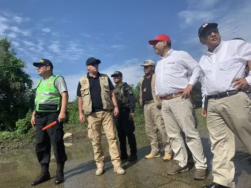 Ministro de Educación, Daniel Alfaro, coordina acciones ante las emergencias en Lambayeque.