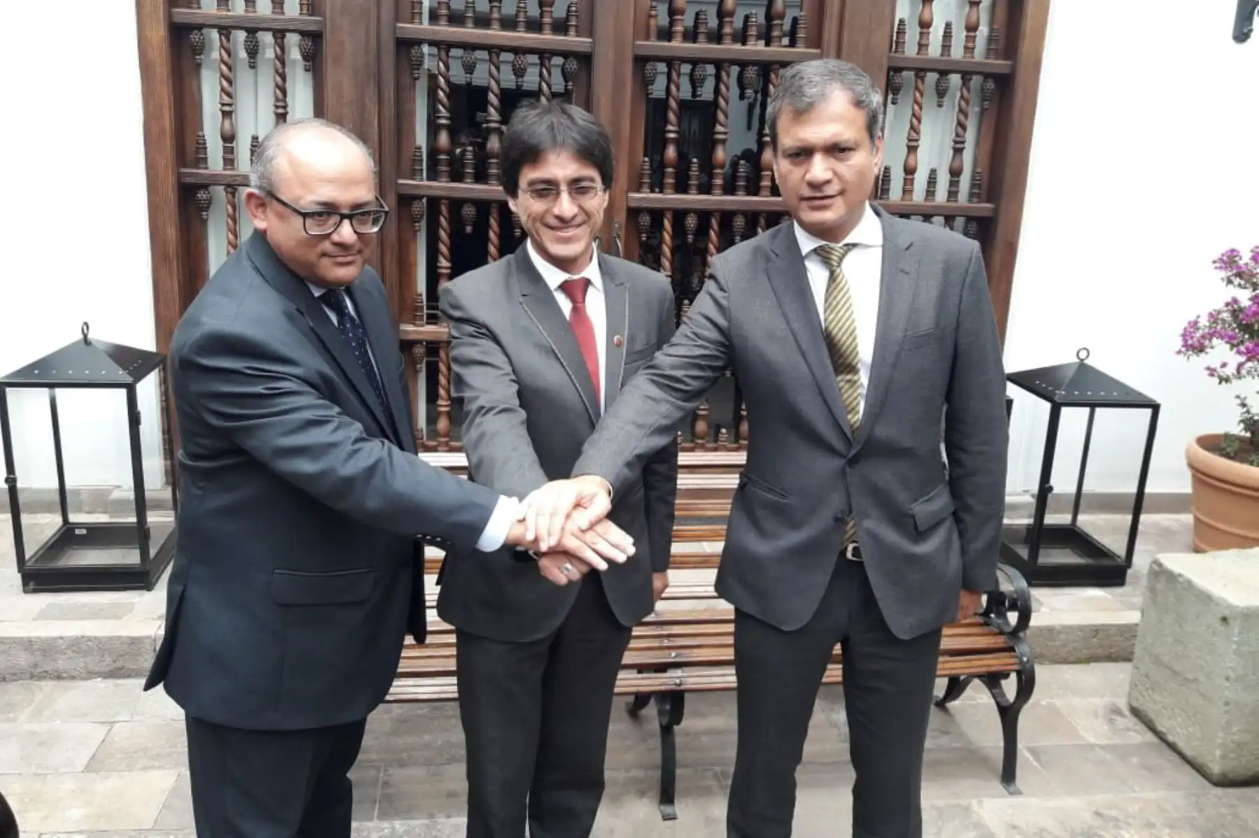 El Gobierno Regional del Cusco y el Consorcio Camisea suscribieron un convenio interinstitucional para impulsar y promover el suministro de gas natural vehicular en las ciudades de Cusco y Quillabamba.